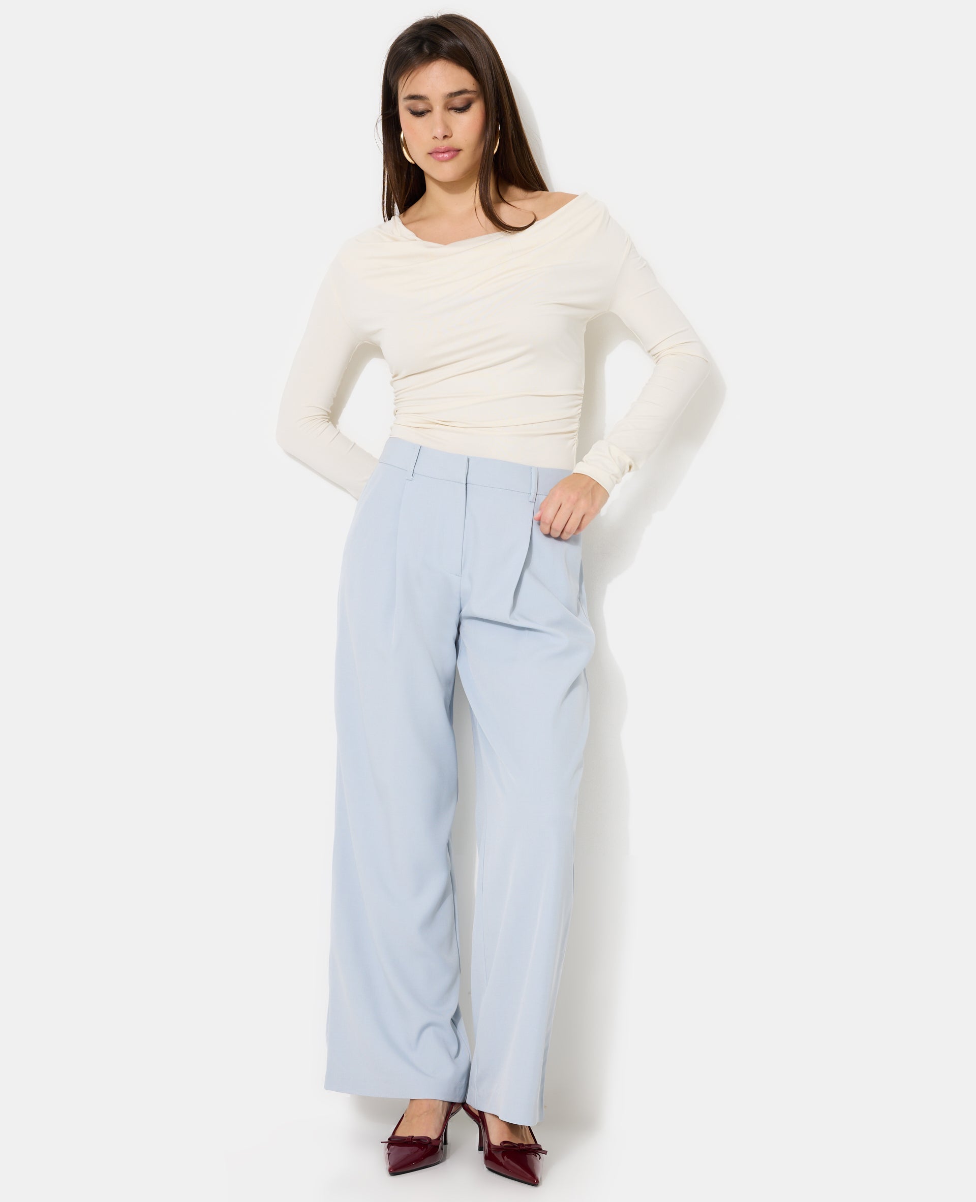 Pantalon large et droit avec pinces