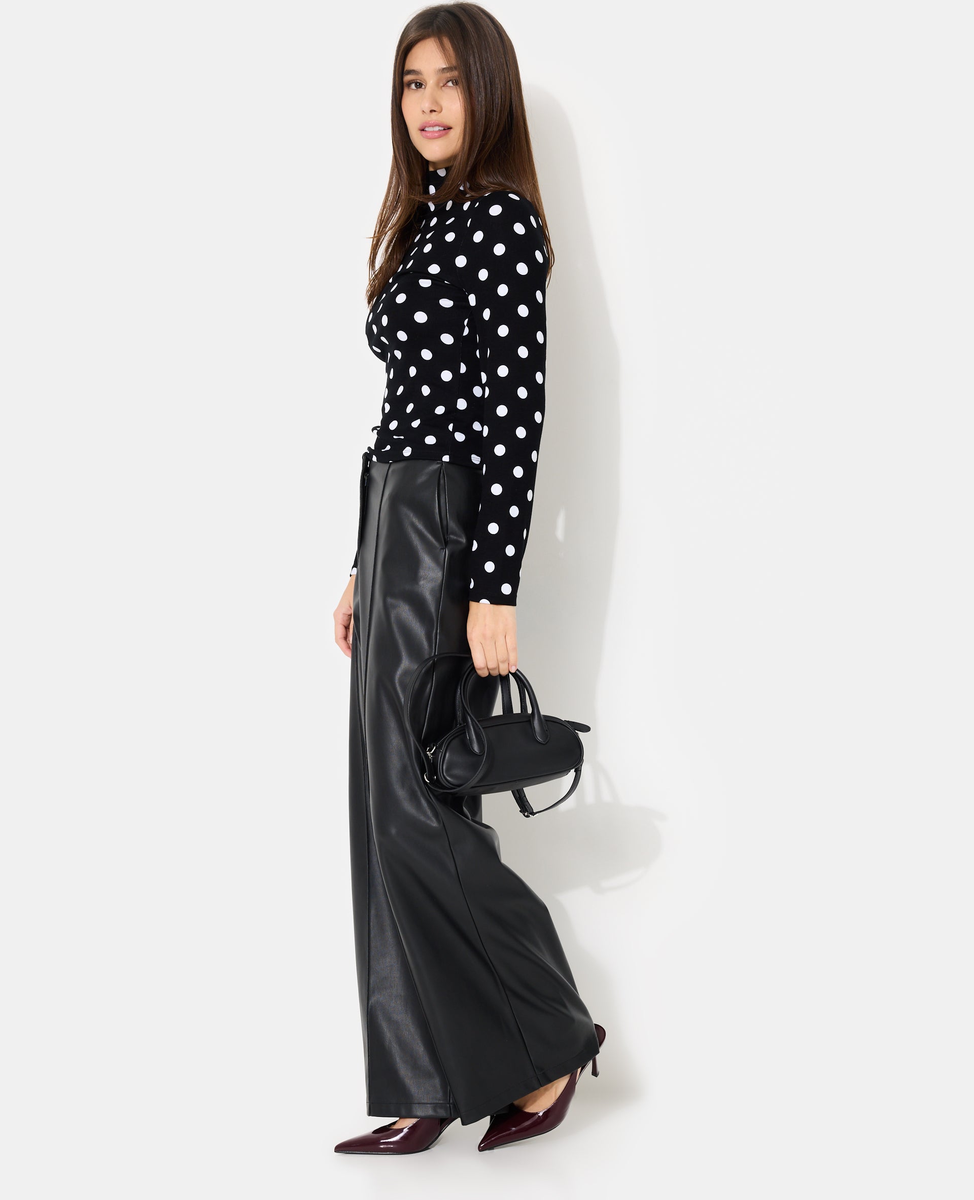 Pantalon droit en simili avec sur piqûres