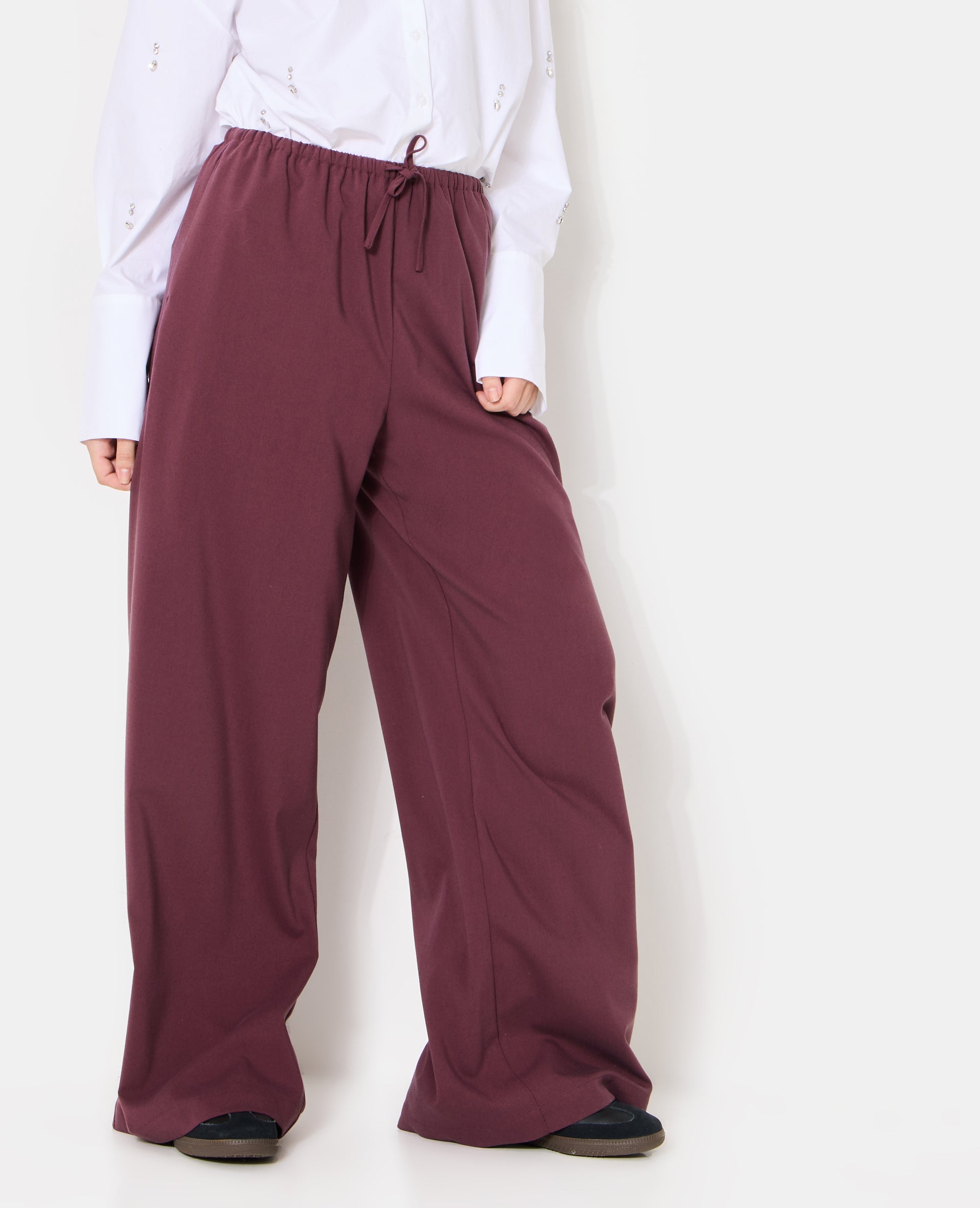 Pantalon droit et large avec lien coulissé