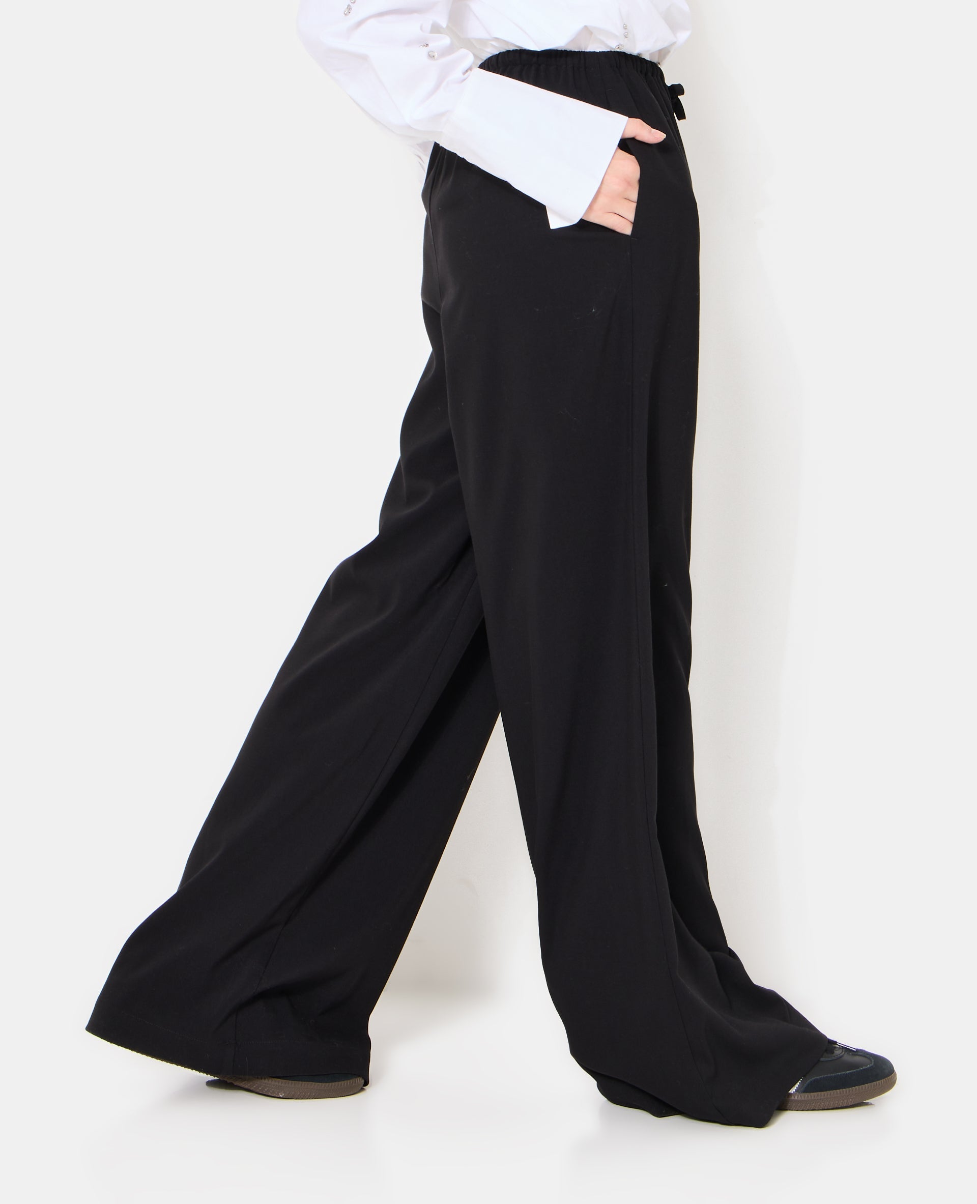 Pantalon droit et large avec lien coulissé