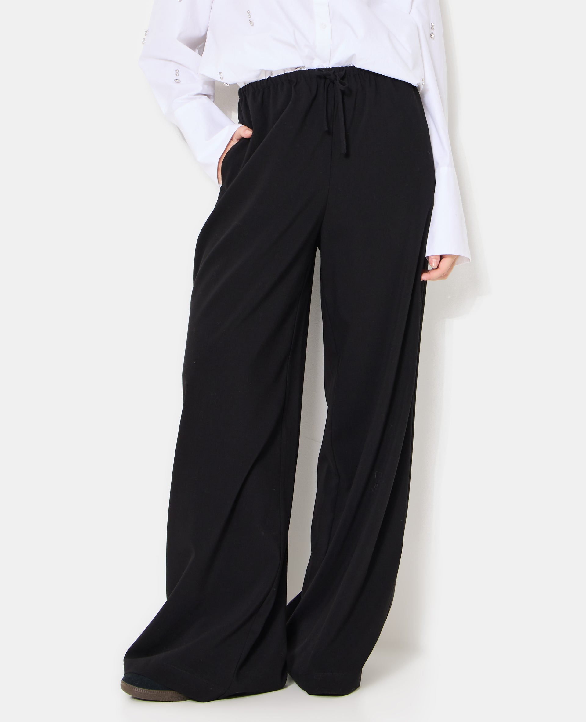 Pantalon droit et large avec lien coulissé