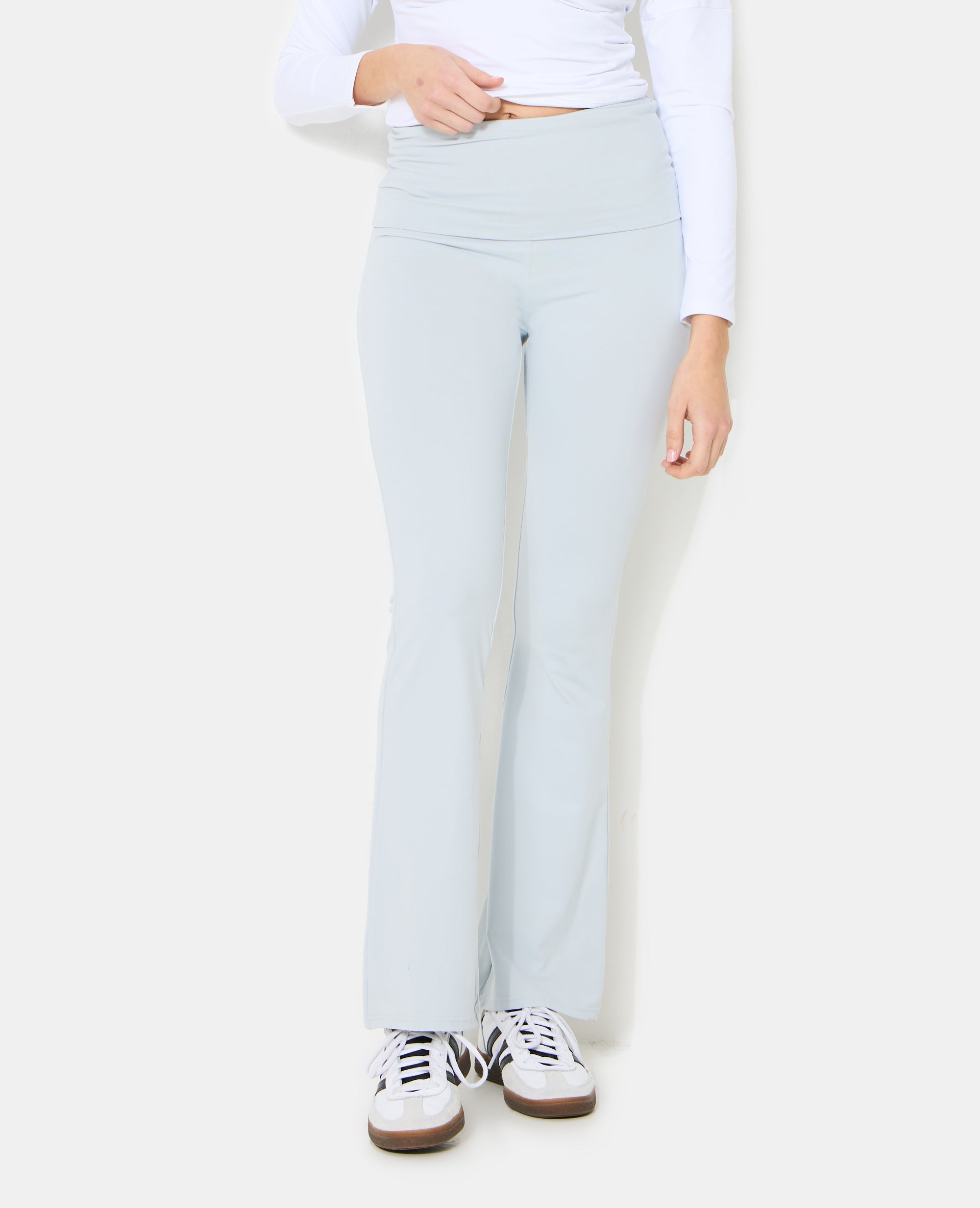 Pantalon flare en matière sculptante