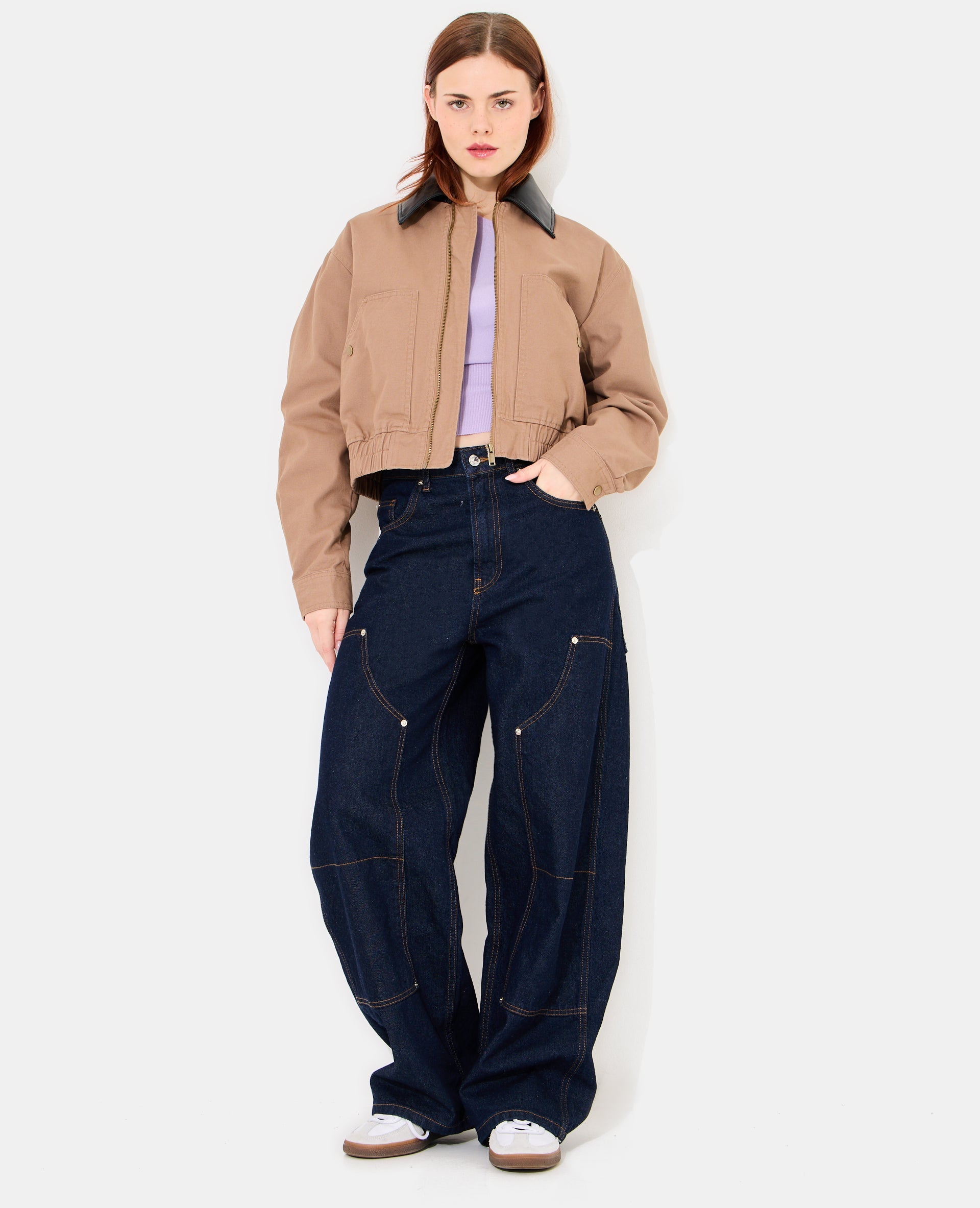 Jean barrel taille medium avec jeux de couture