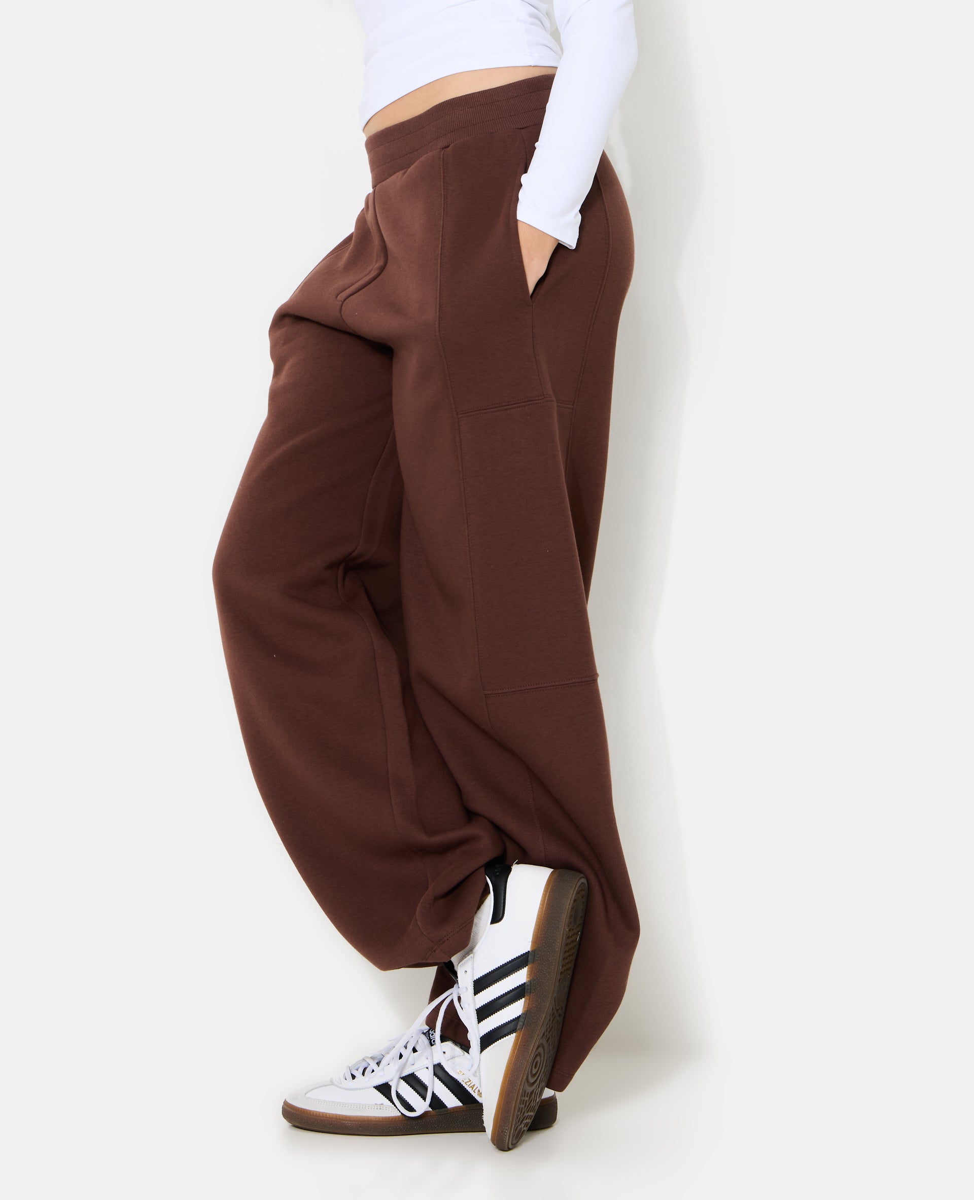 Pantalon de jogging forme barrel