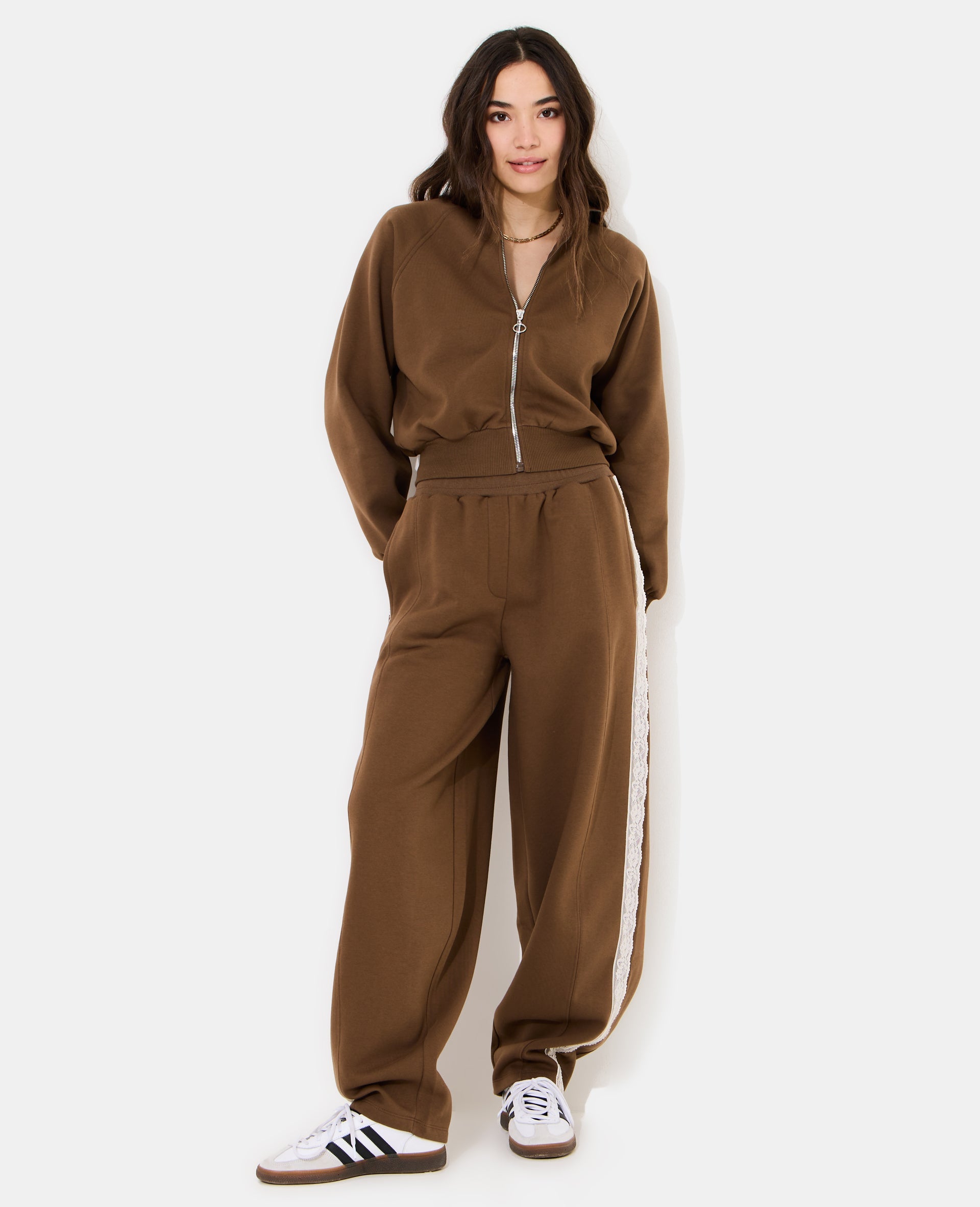 Pantalon molleton barrel avec dentelle