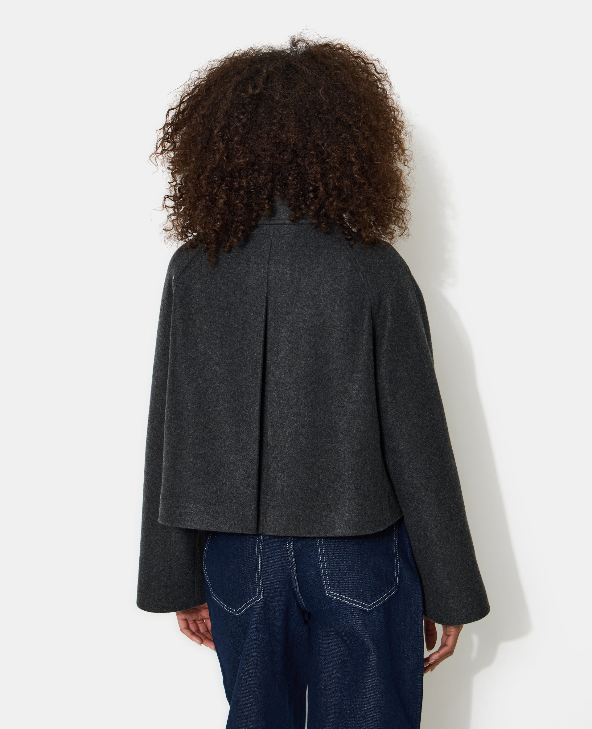 Manteau court drap de laine