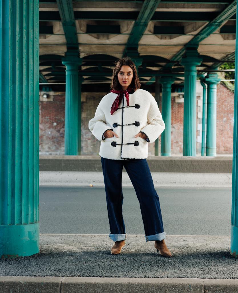 Blouson droit en sherpa avec attaches mousqueton