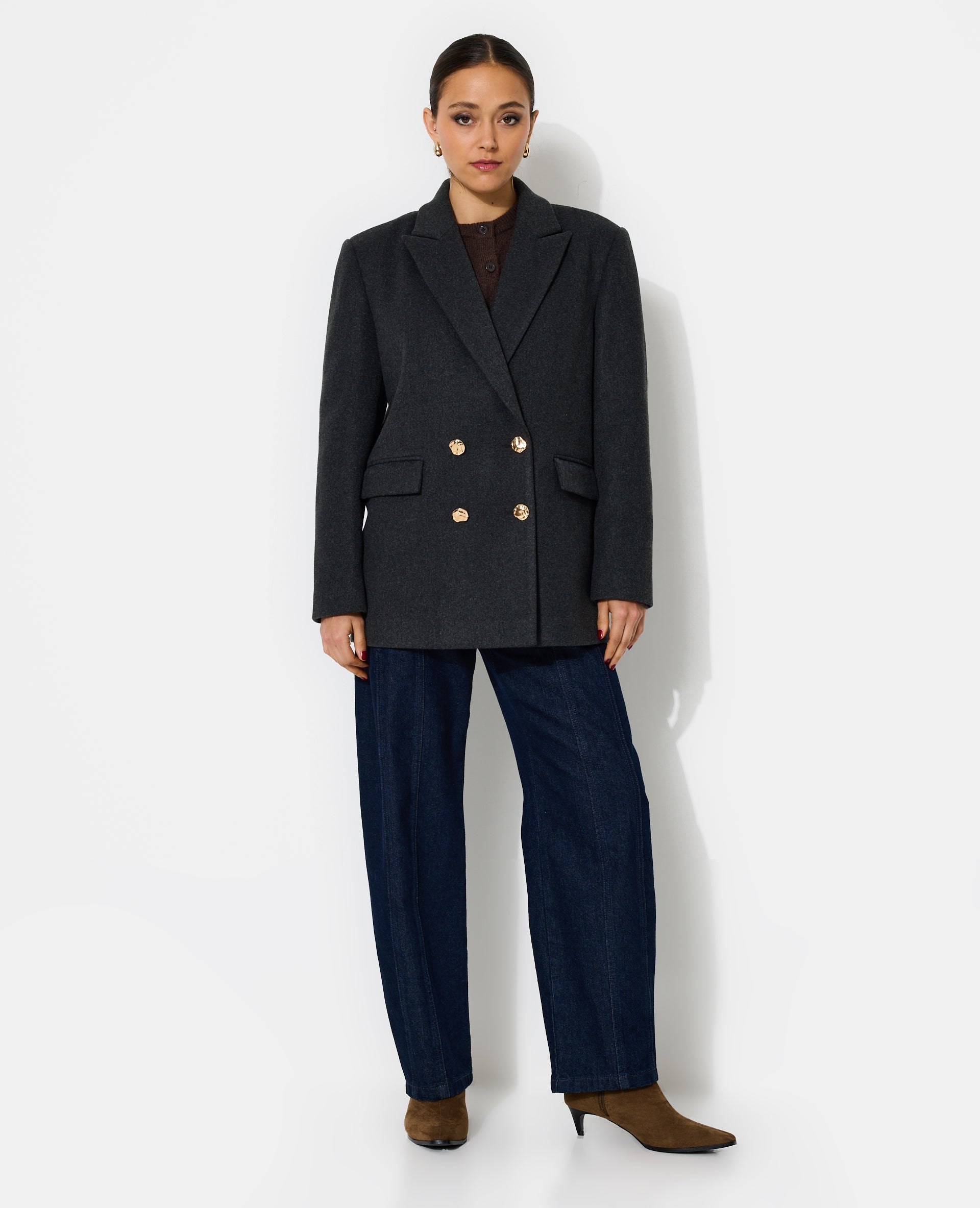 Manteau court effet drap de laine avec boutons dorés