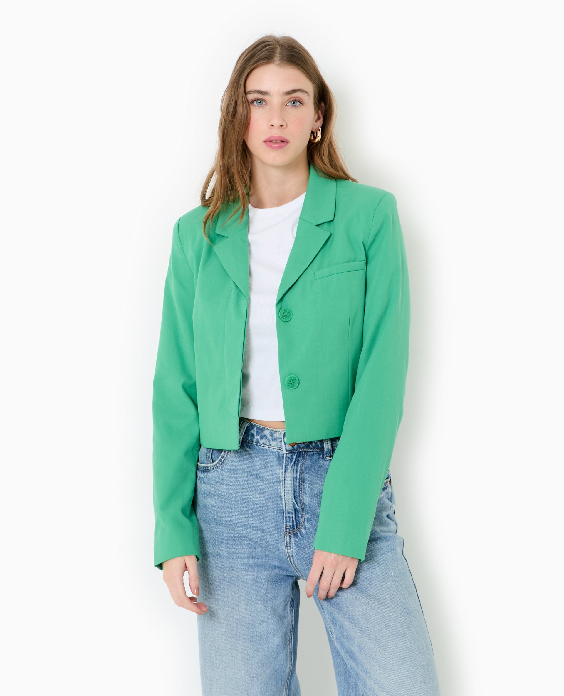 Veste courte avec boutons sous patte