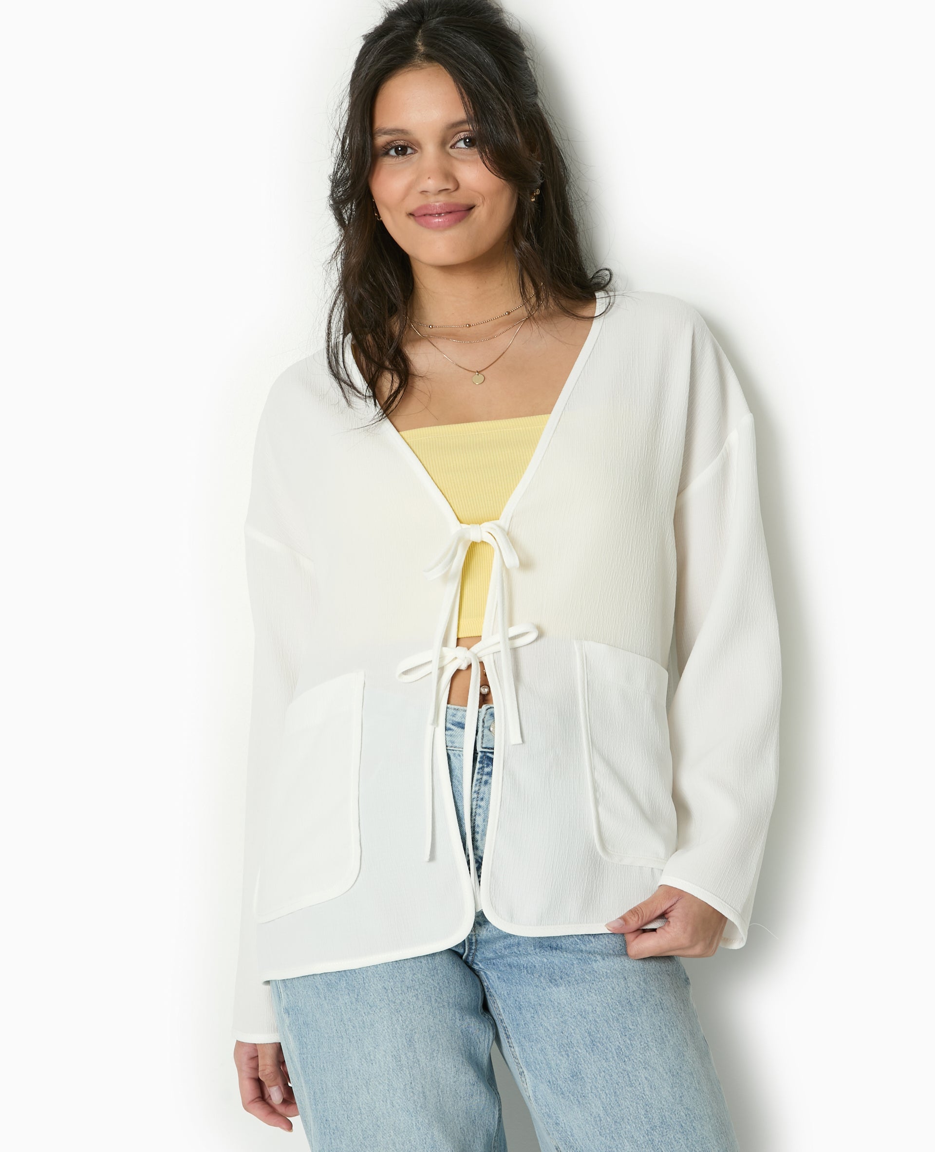 Veste légère et droite avec nouettes