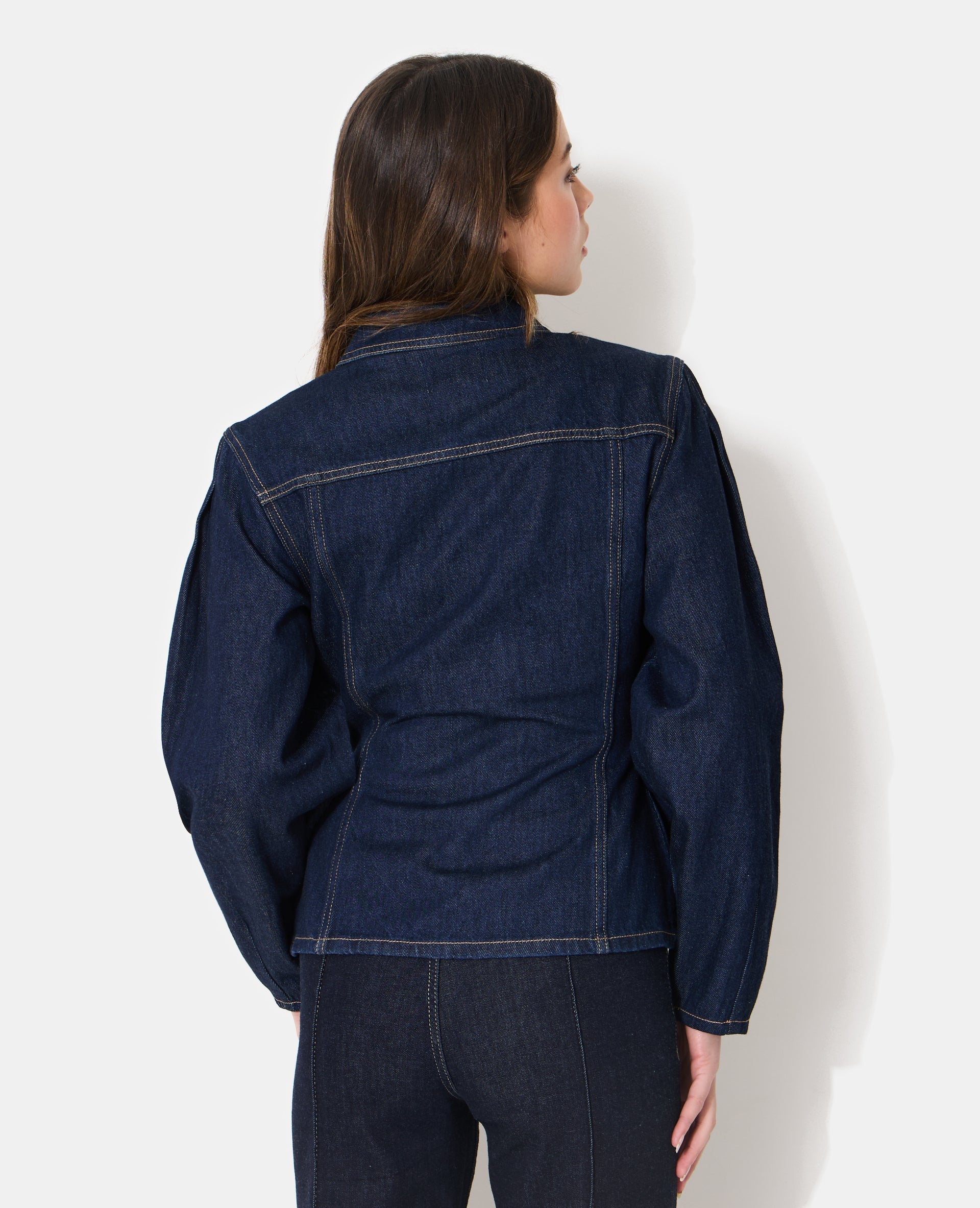 Veste en jean cintrée avec manches ballons