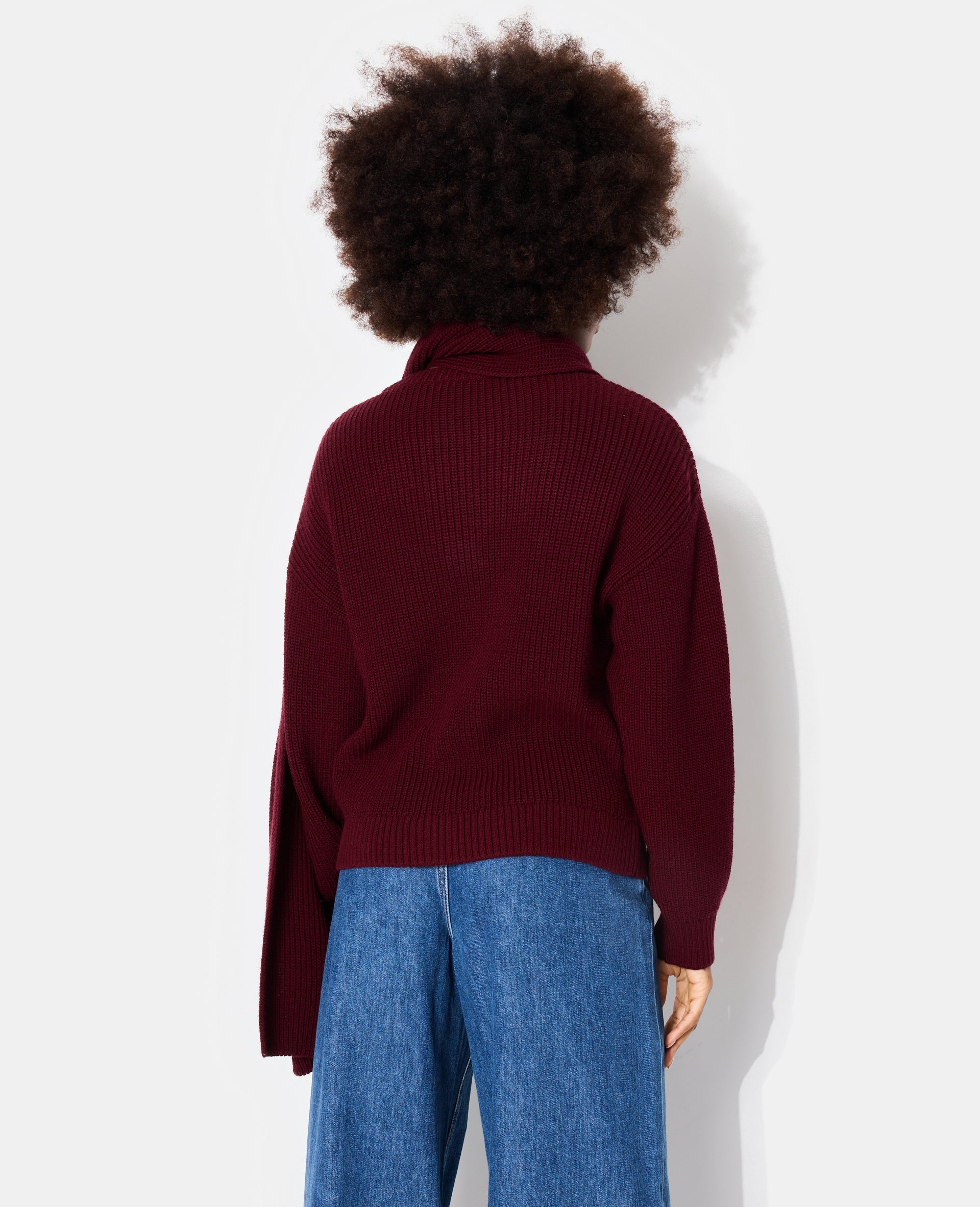 Pull oversize avec écharpe amovible