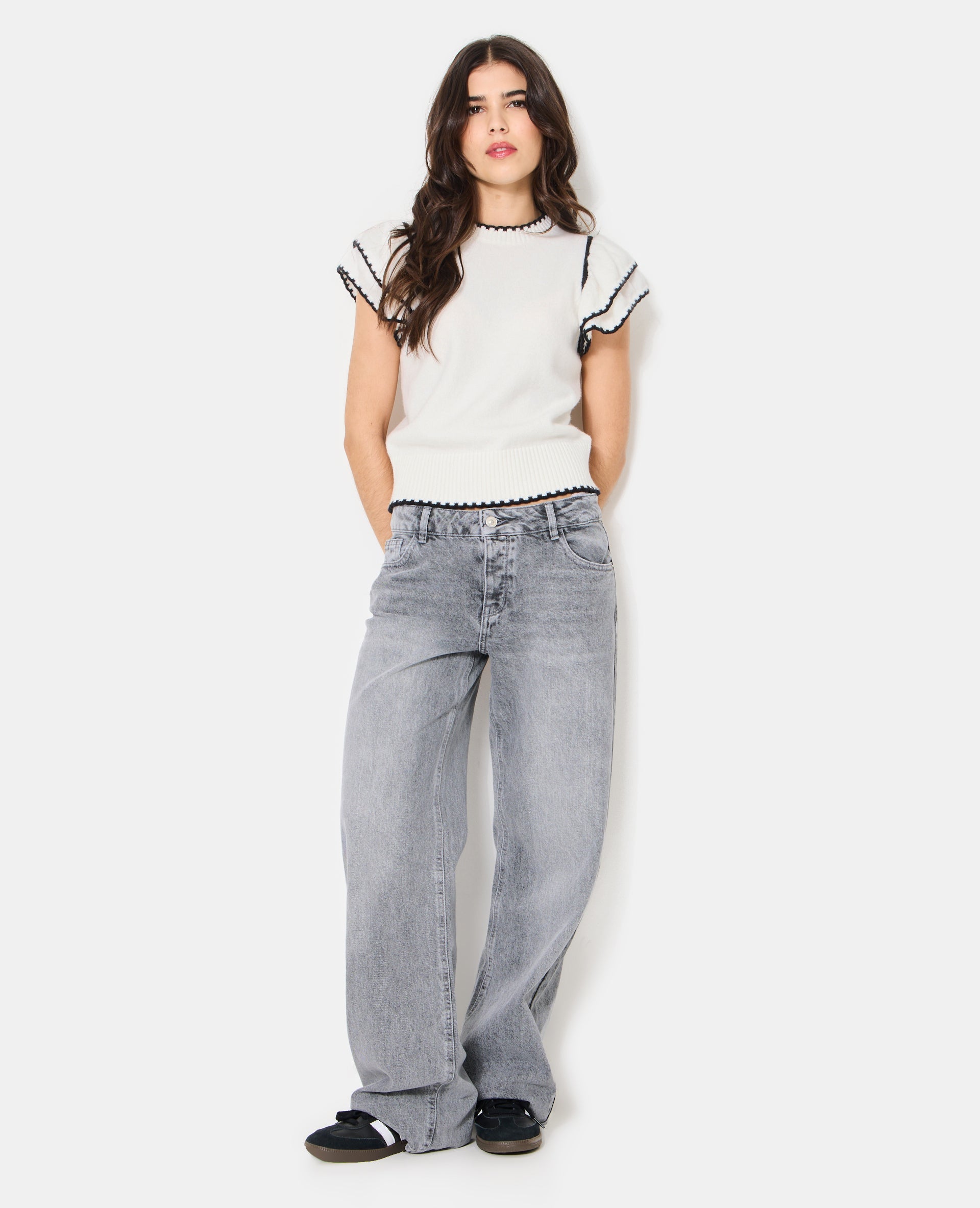 Pull sans manches avec volants