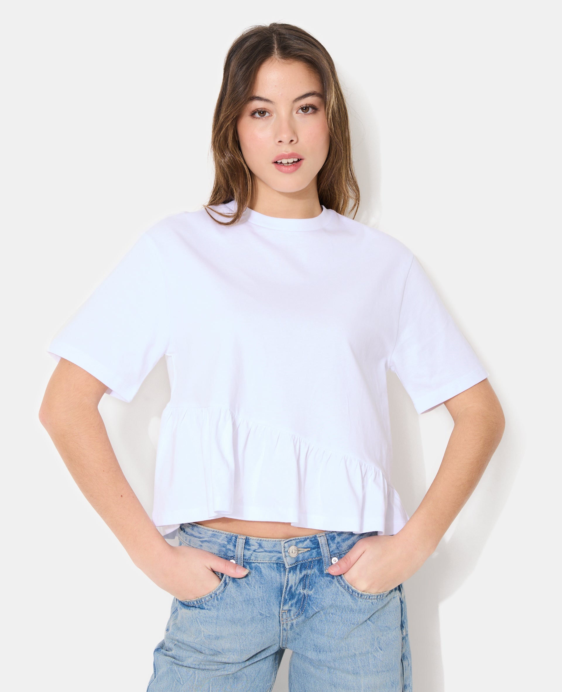 T-shirt avec volant asymétrique