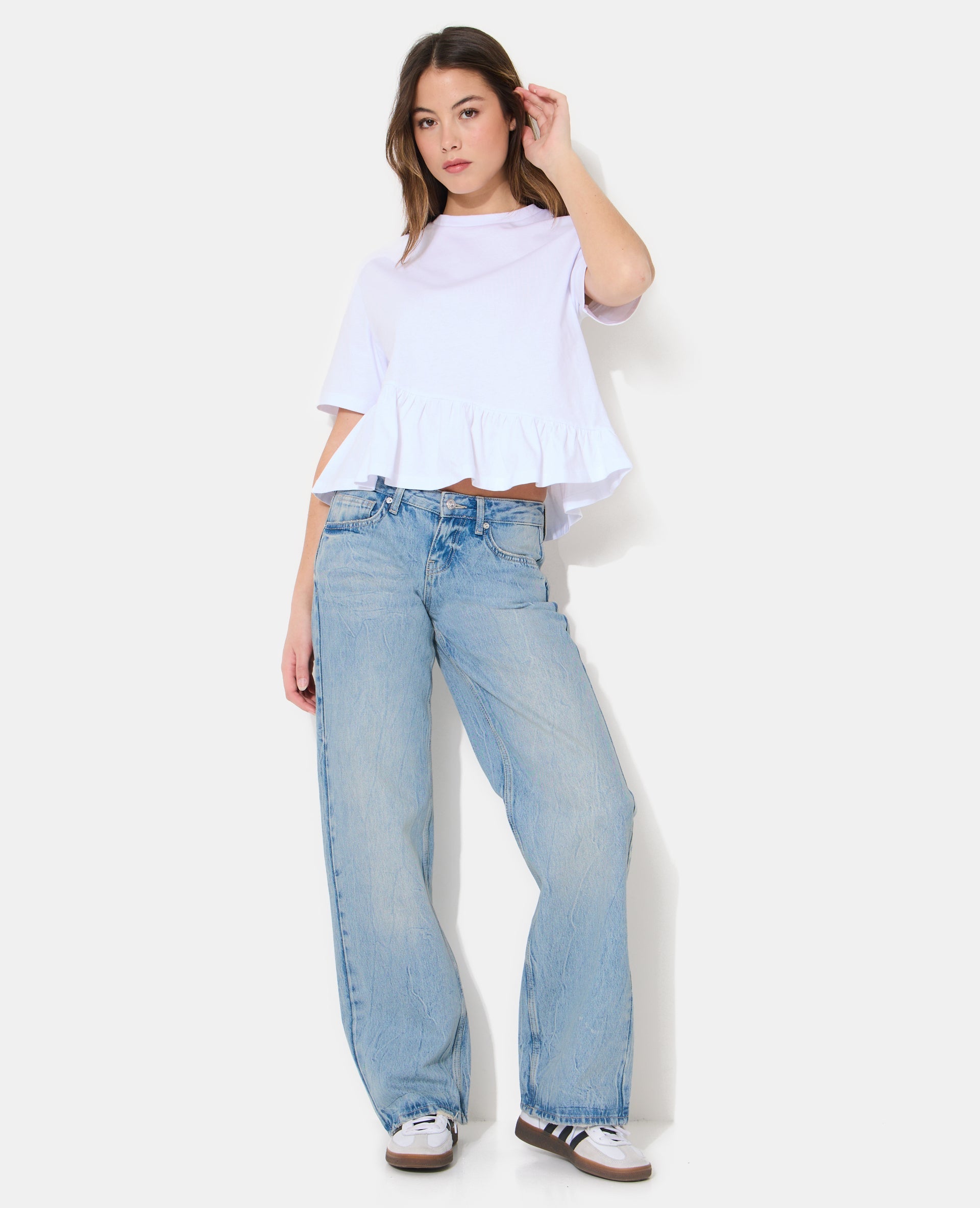 T-shirt avec volant asymétrique