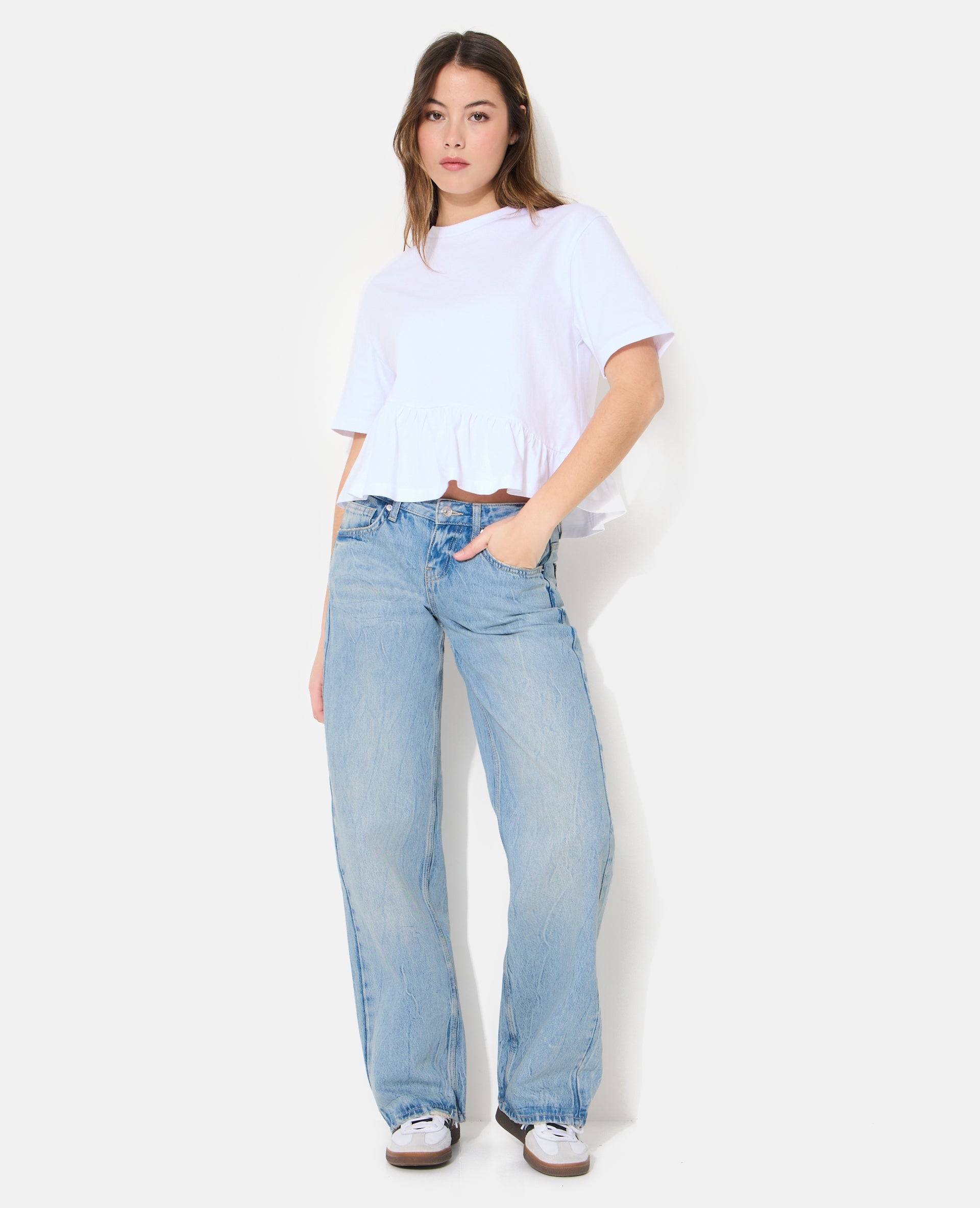 T-shirt avec volant asymétrique