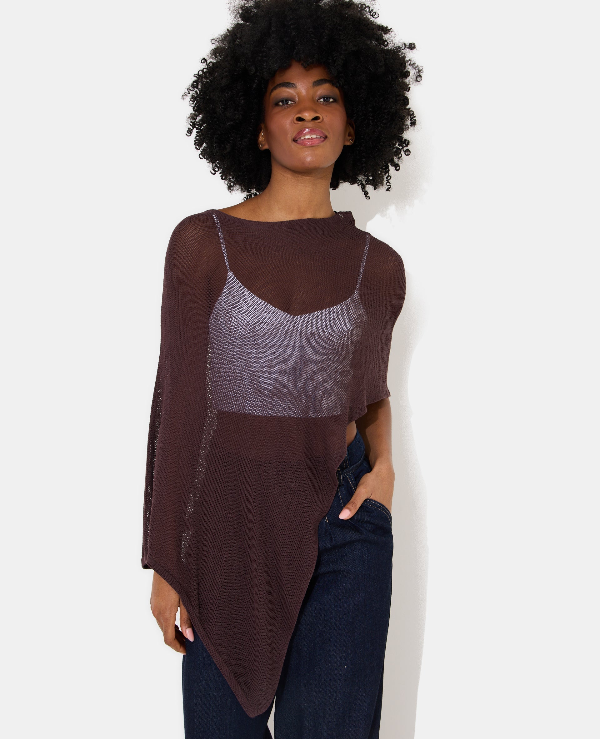 Pull châle asymétrique en maille ajourée