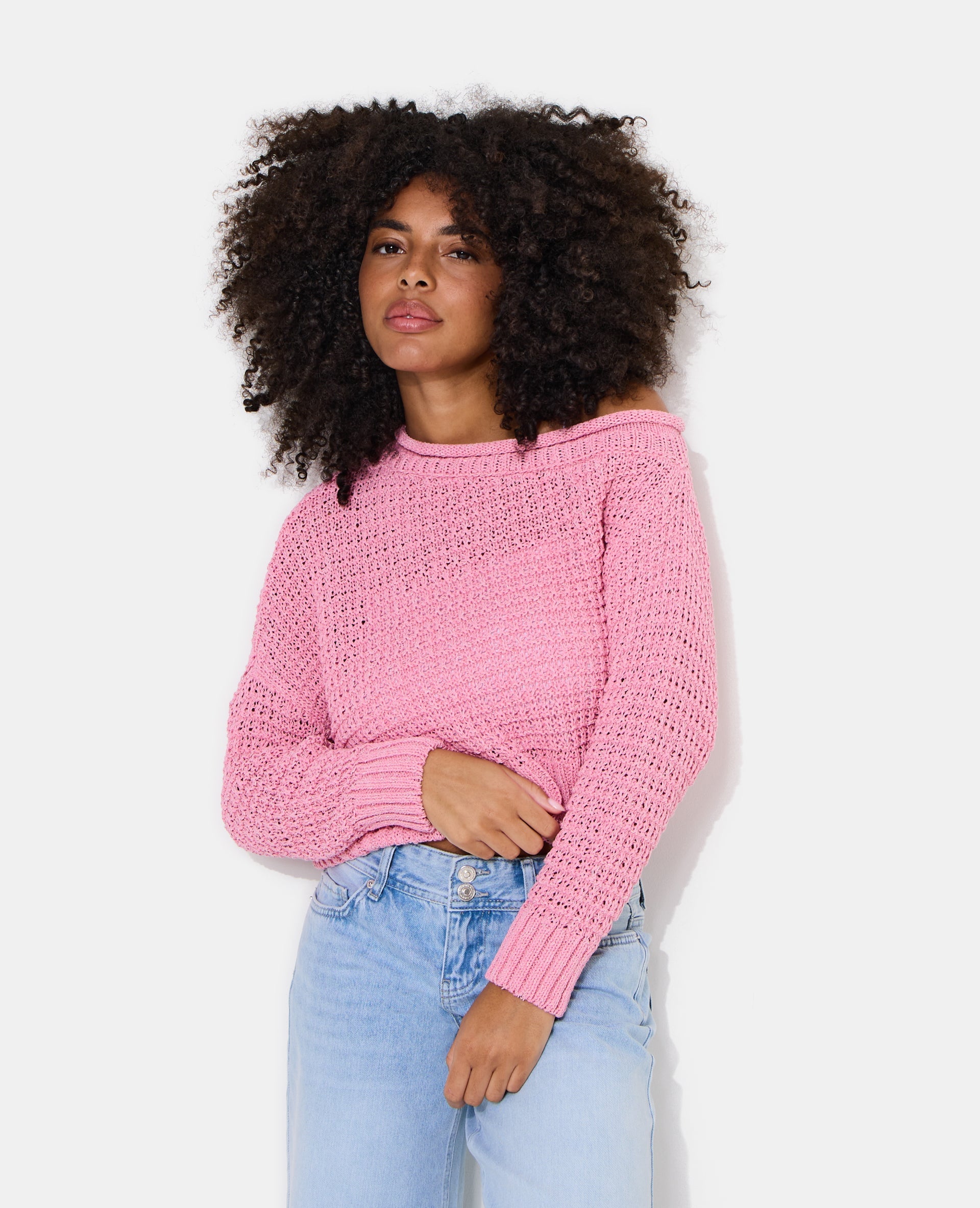 Pull asymétrique en maille ajourée