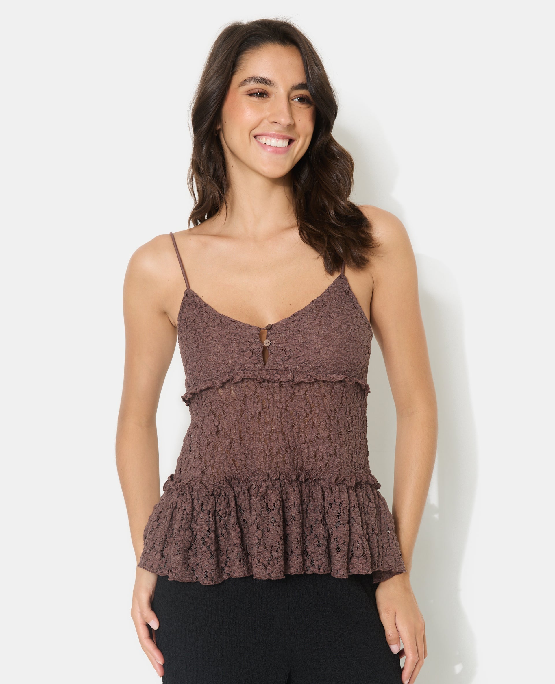 Top à bretelles en dentelle avec boutons et volants