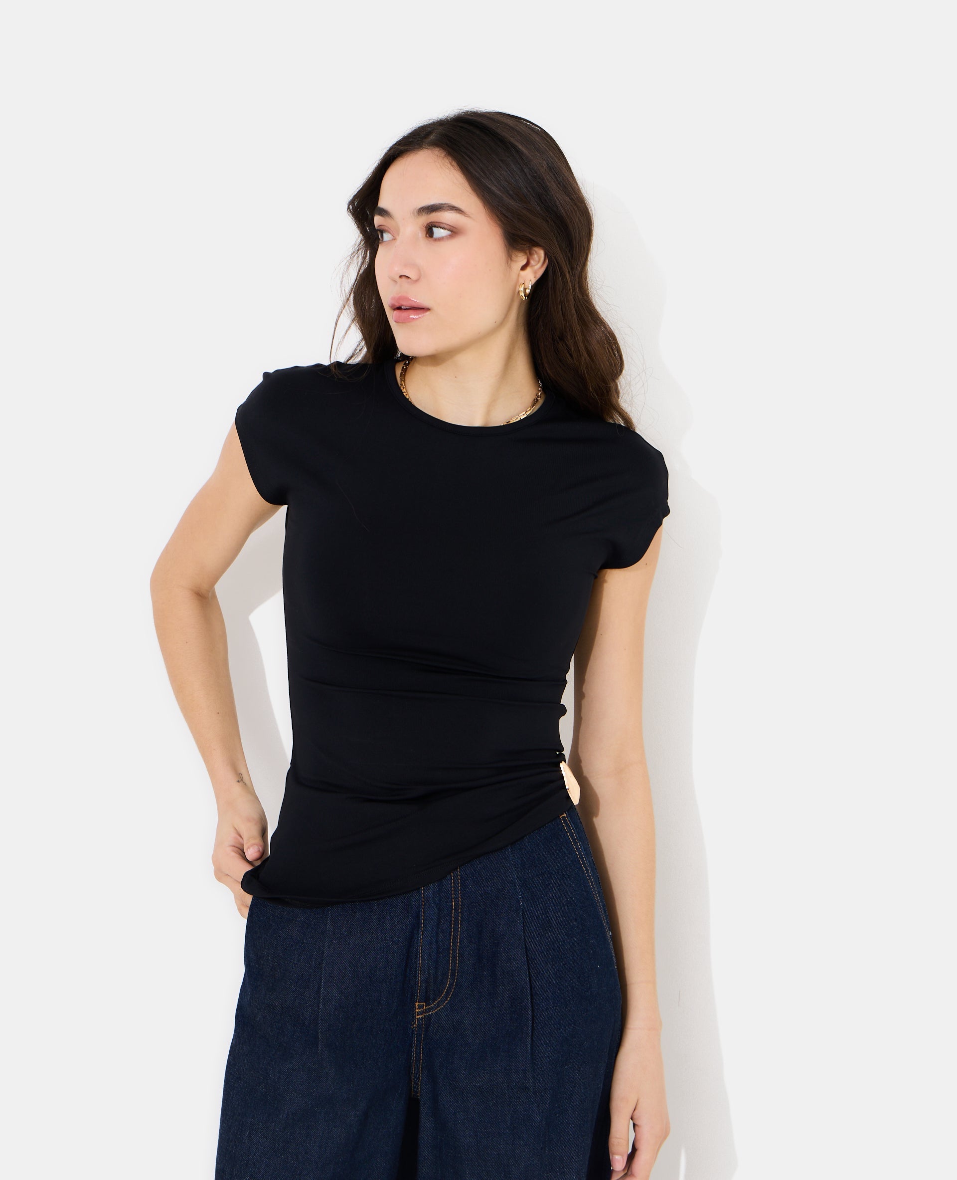 T-shirt asymétrique avec détail bijou