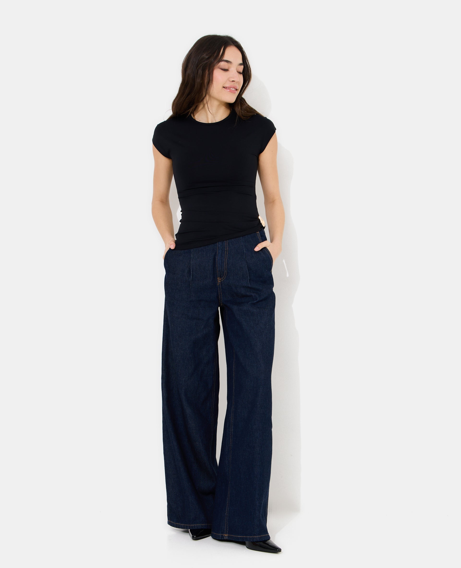T-shirt asymétrique avec détail bijou