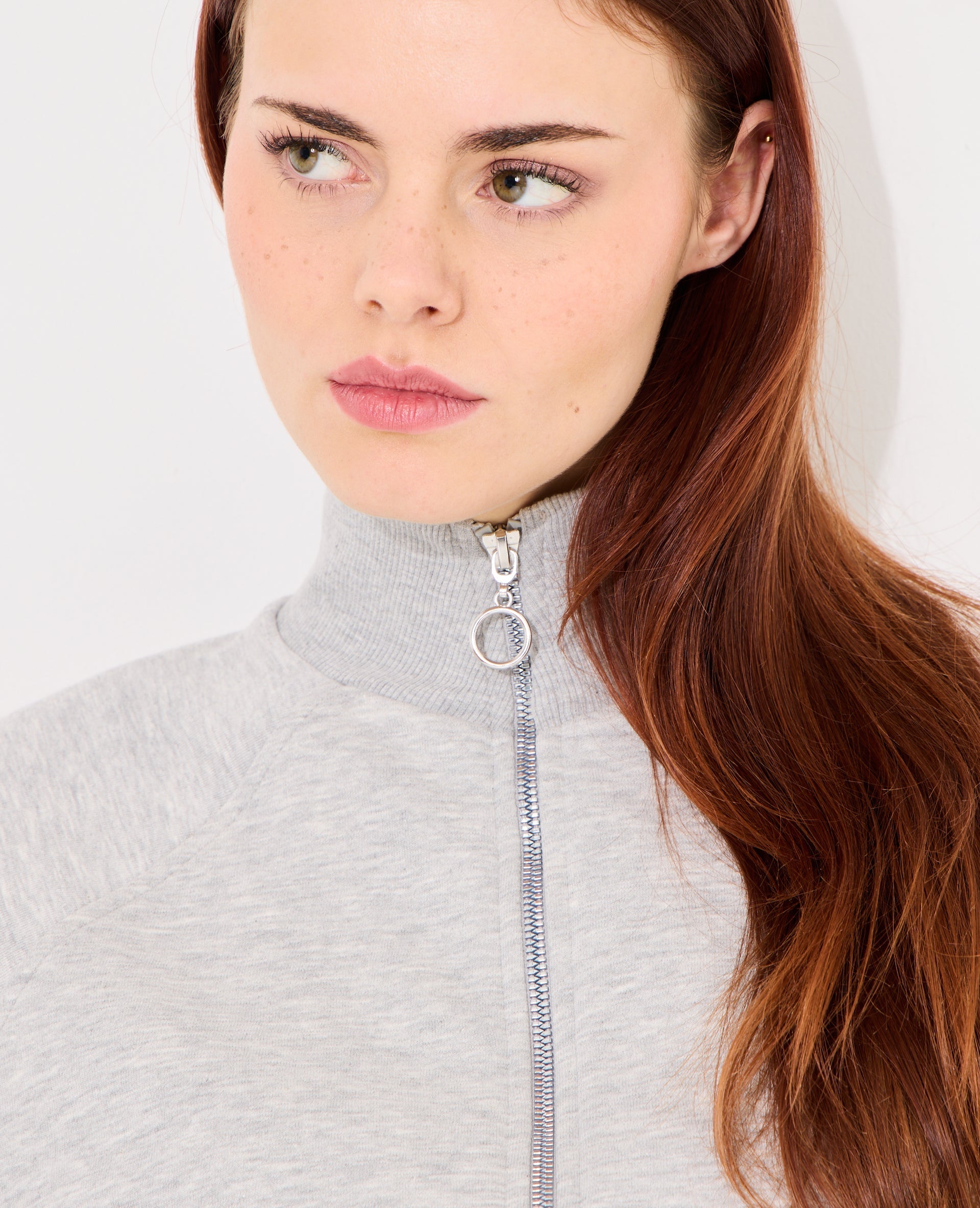 Sweat zippé forme boule