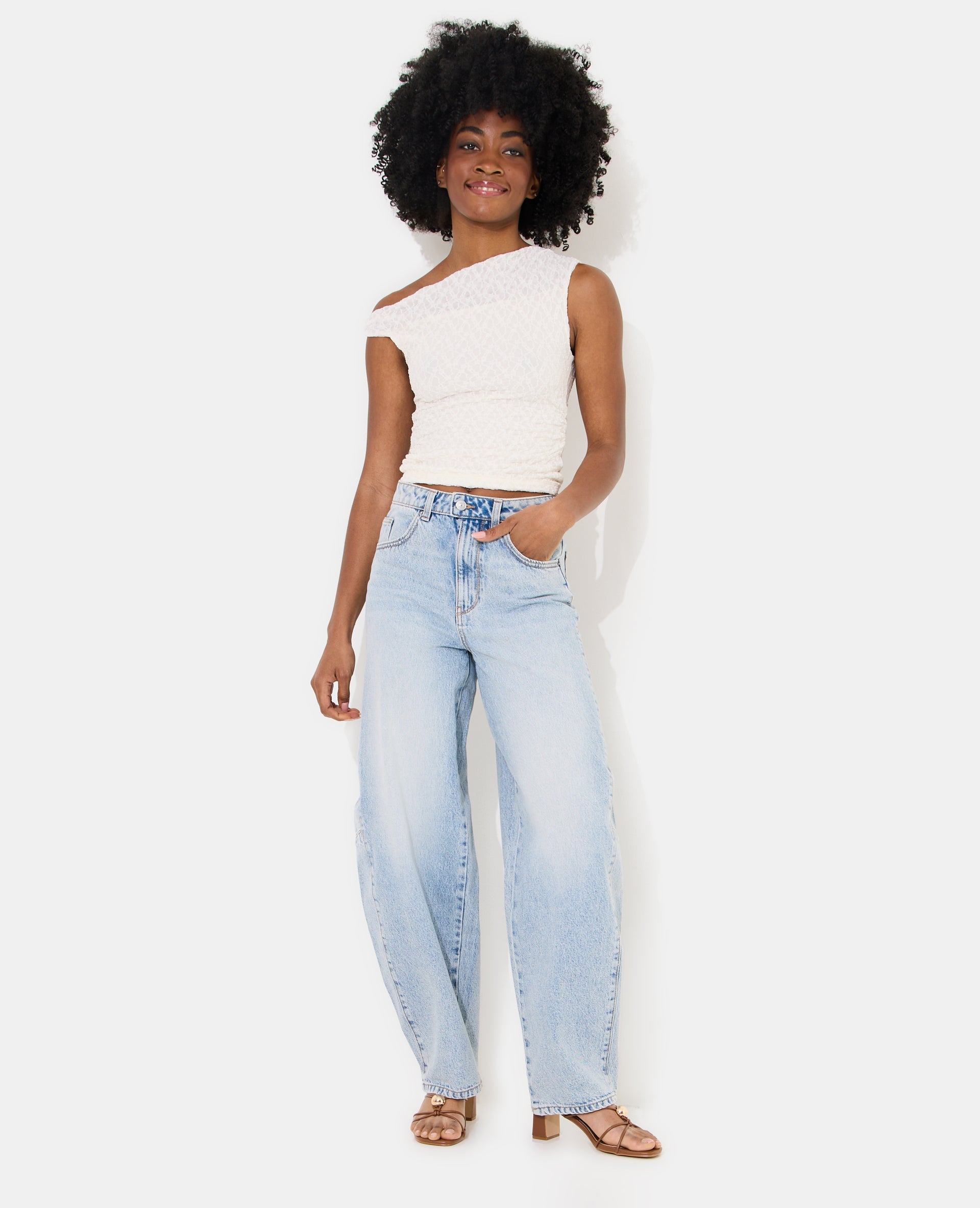 Top asymétrique en dentelle