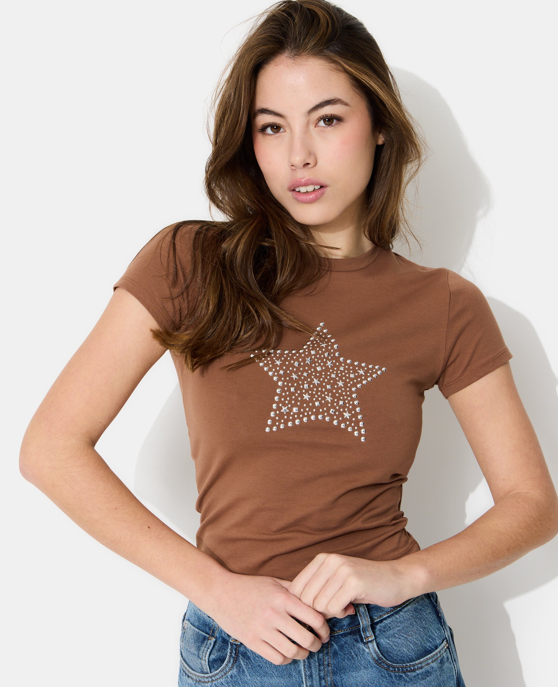 T-shirt ajusté avec étoile clous