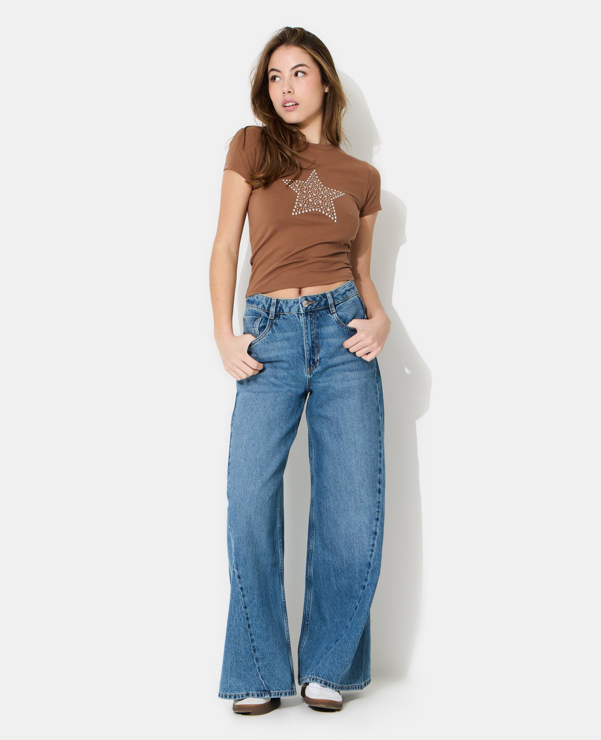 T-shirt ajusté avec étoile clous