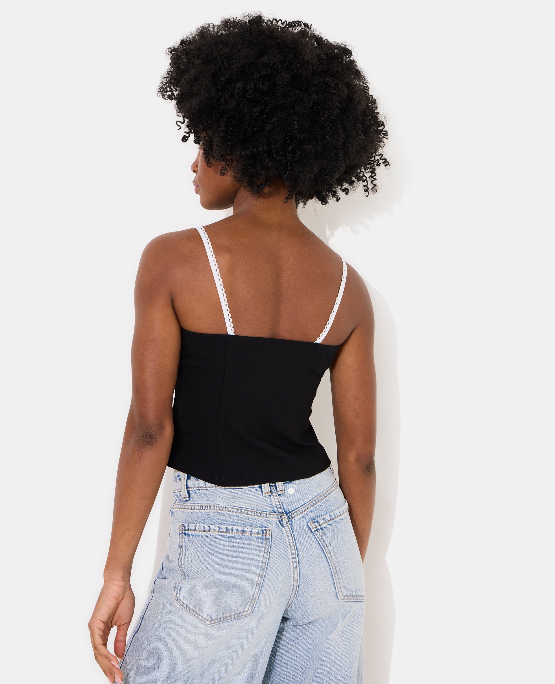 Débardeur en tissu stretch avec dentelle