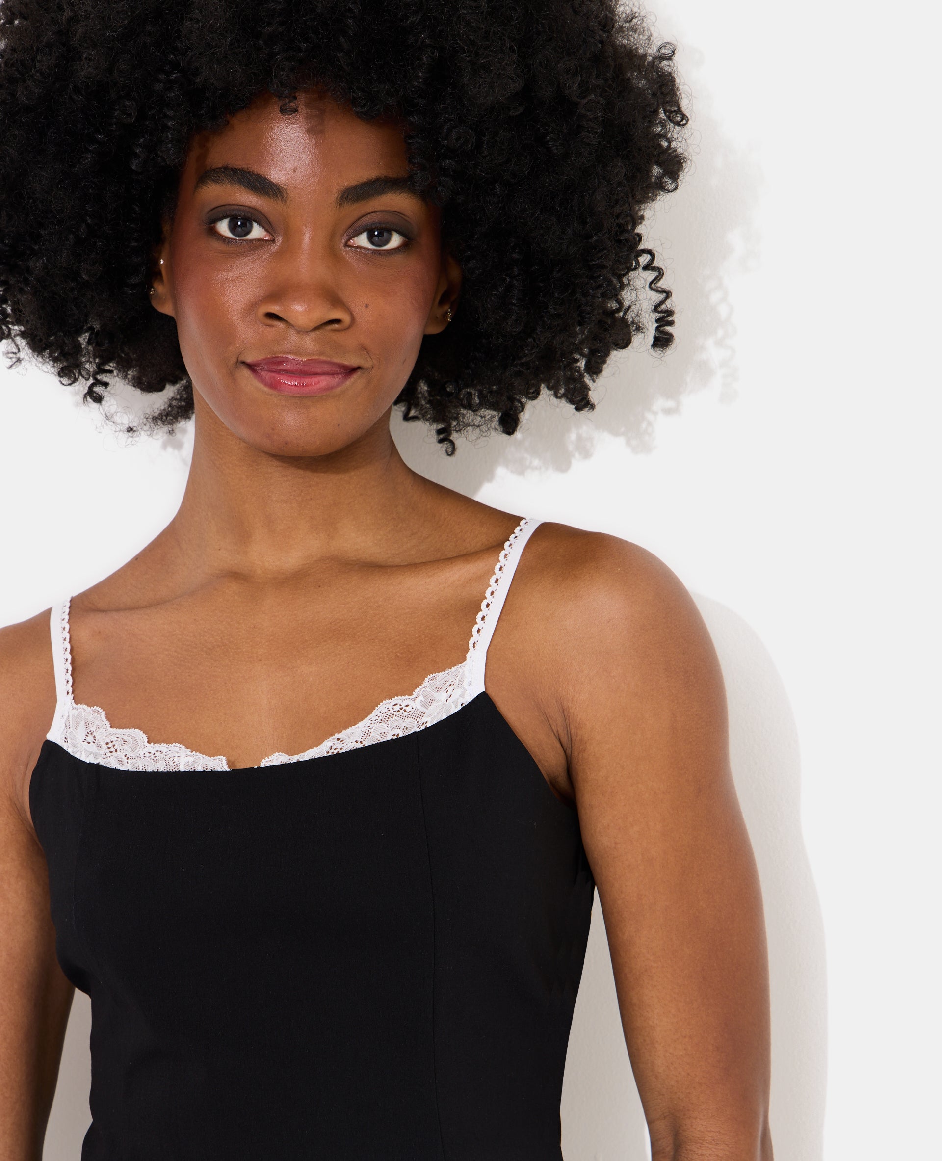 Débardeur en tissu stretch avec dentelle
