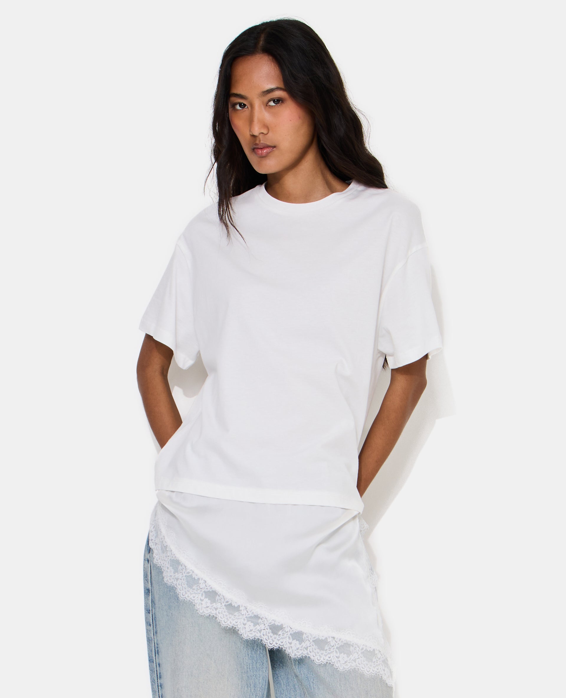 T-shirt oversize avec empiècement satin et dentelle