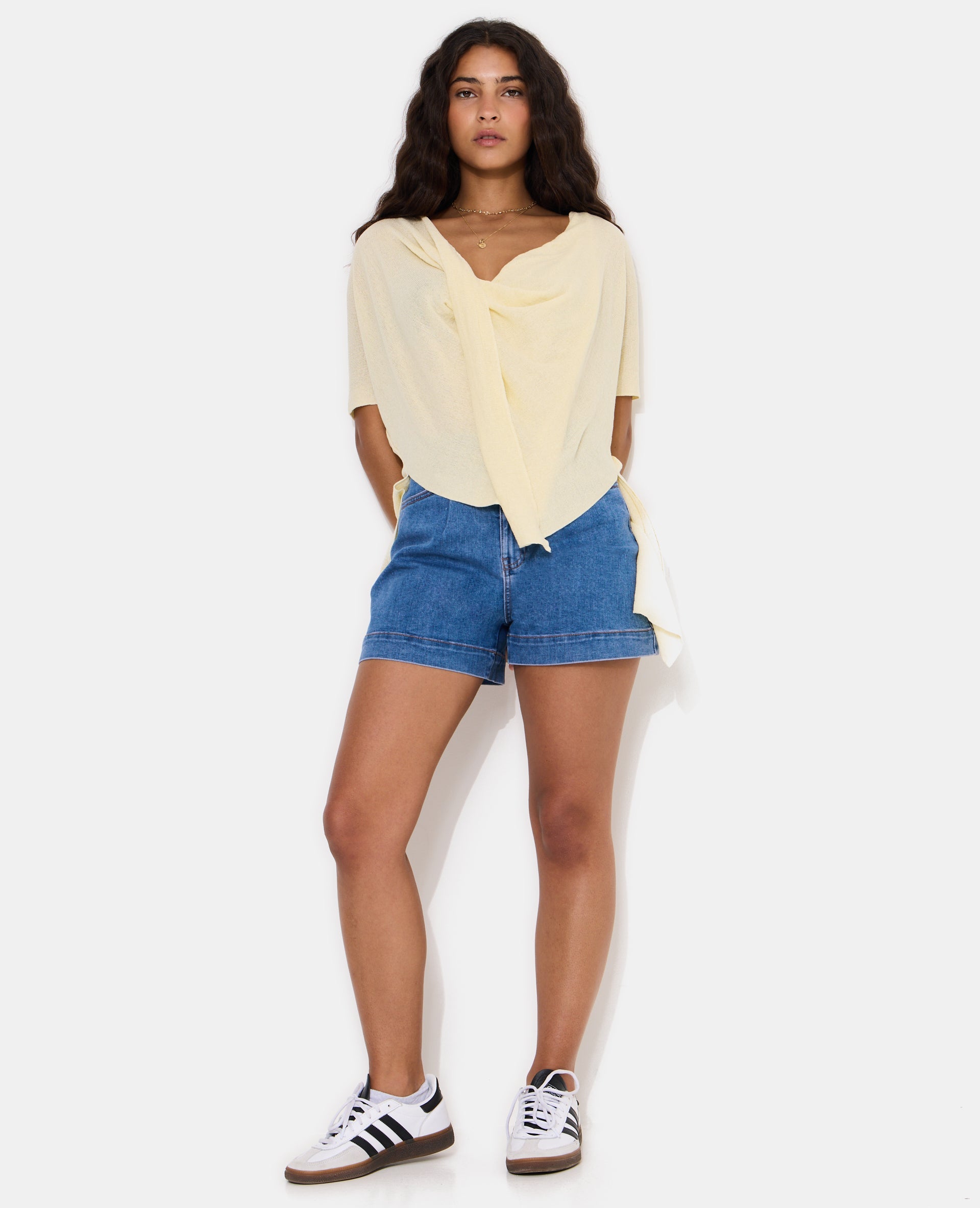 Top en maille fine avec effet châle