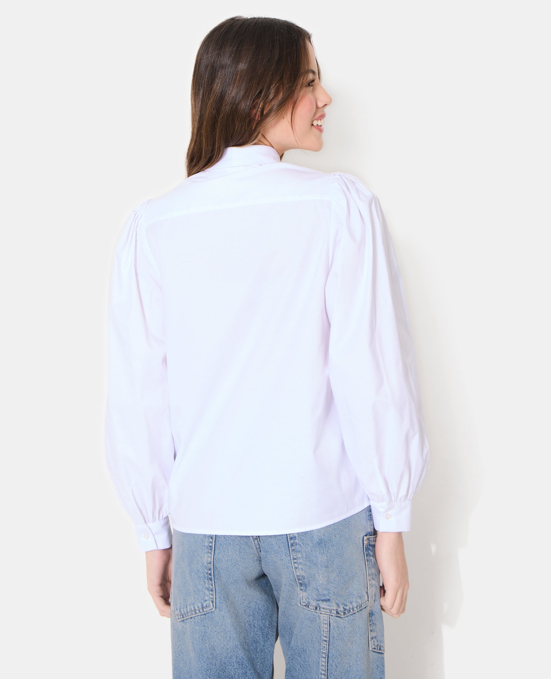Chemise col lavalière avec manches ballons