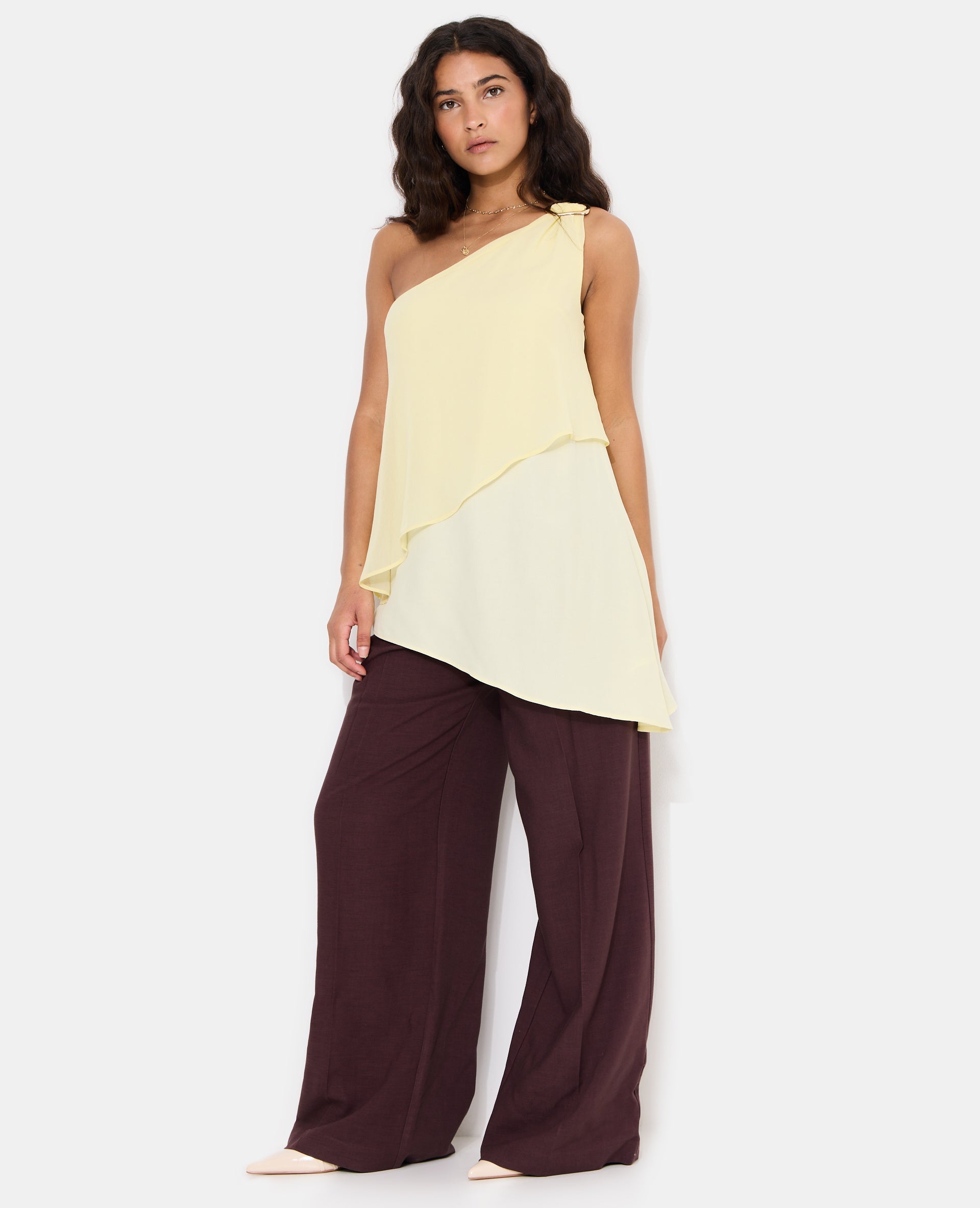 Top asymétrique one shoulder avec boucle