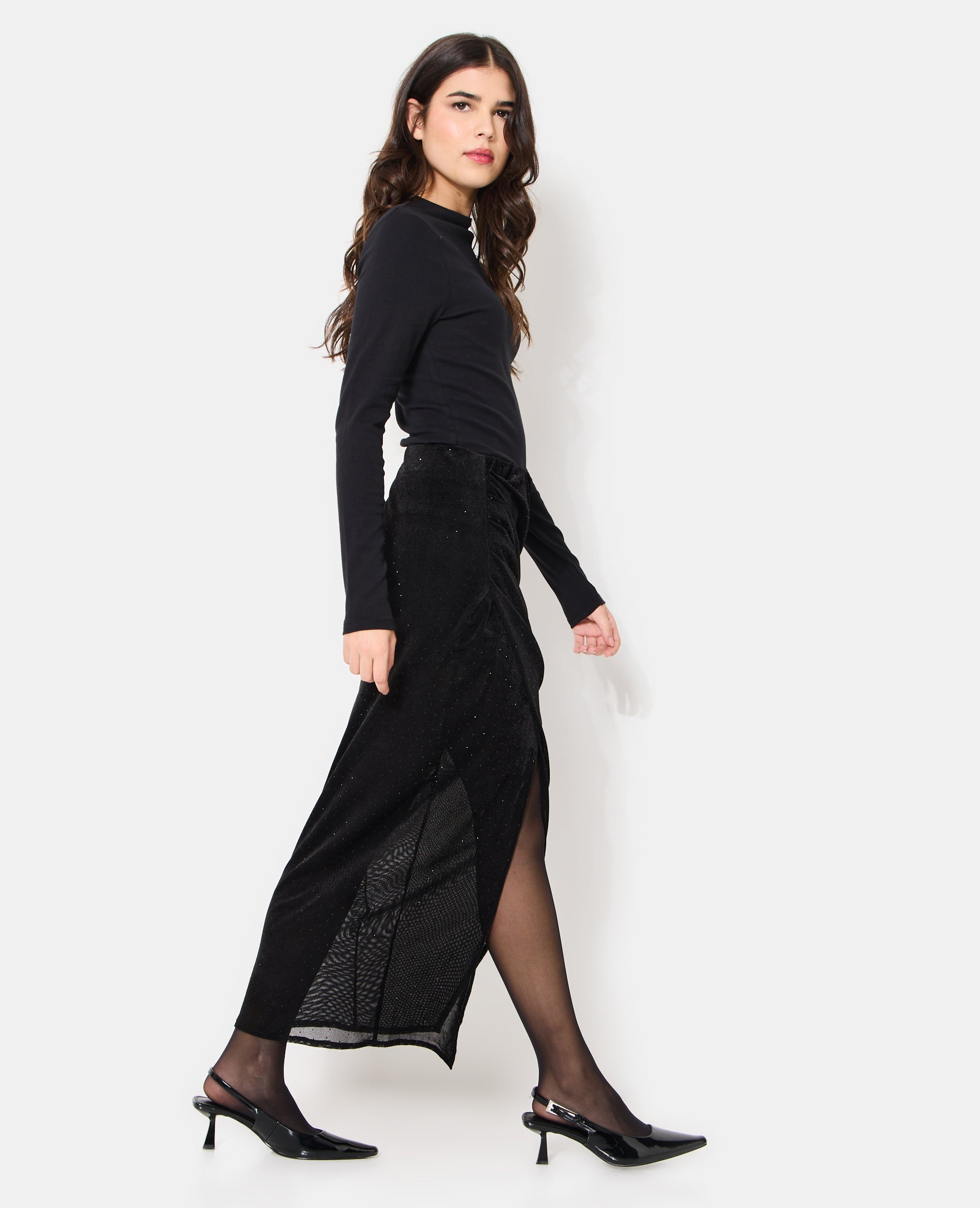 Jupe longue drapée en résille et velours avec strass