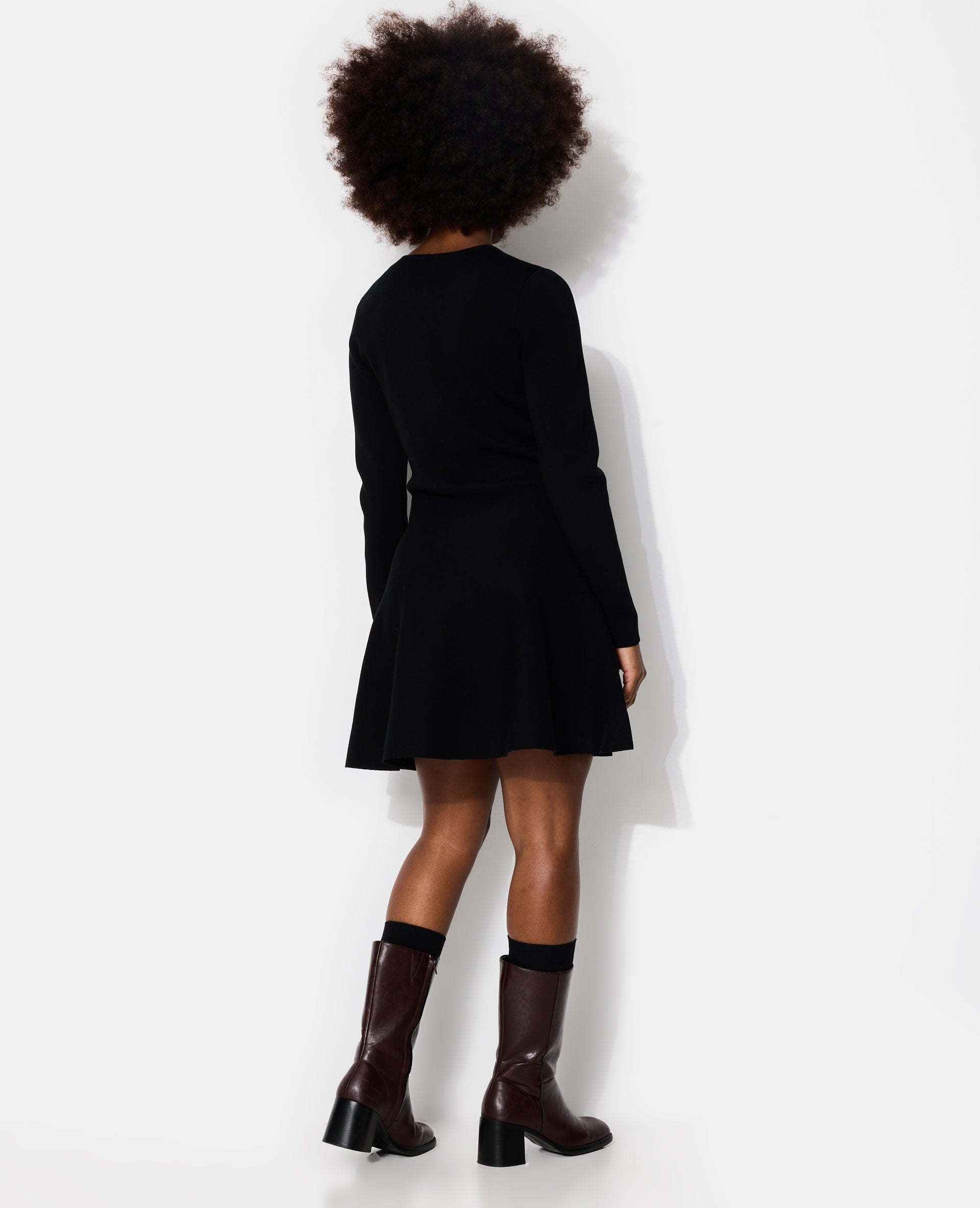 Robe en maille forme patineuse avec boutons