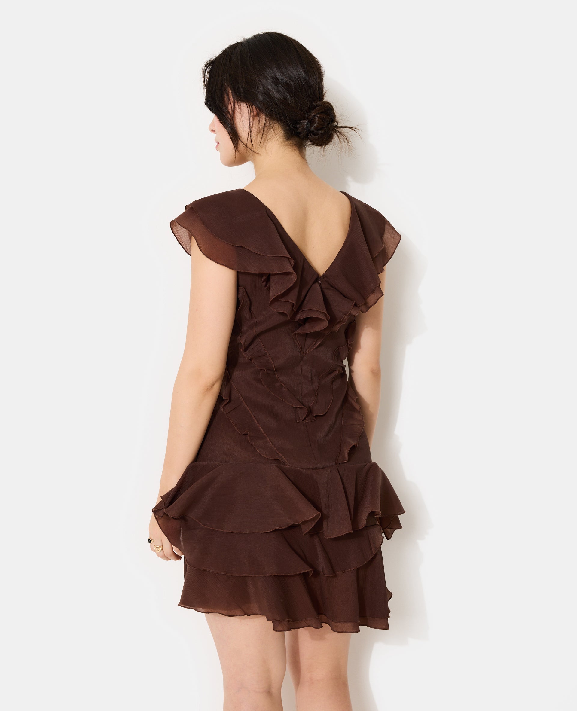 Robe courte sans manches avec volants