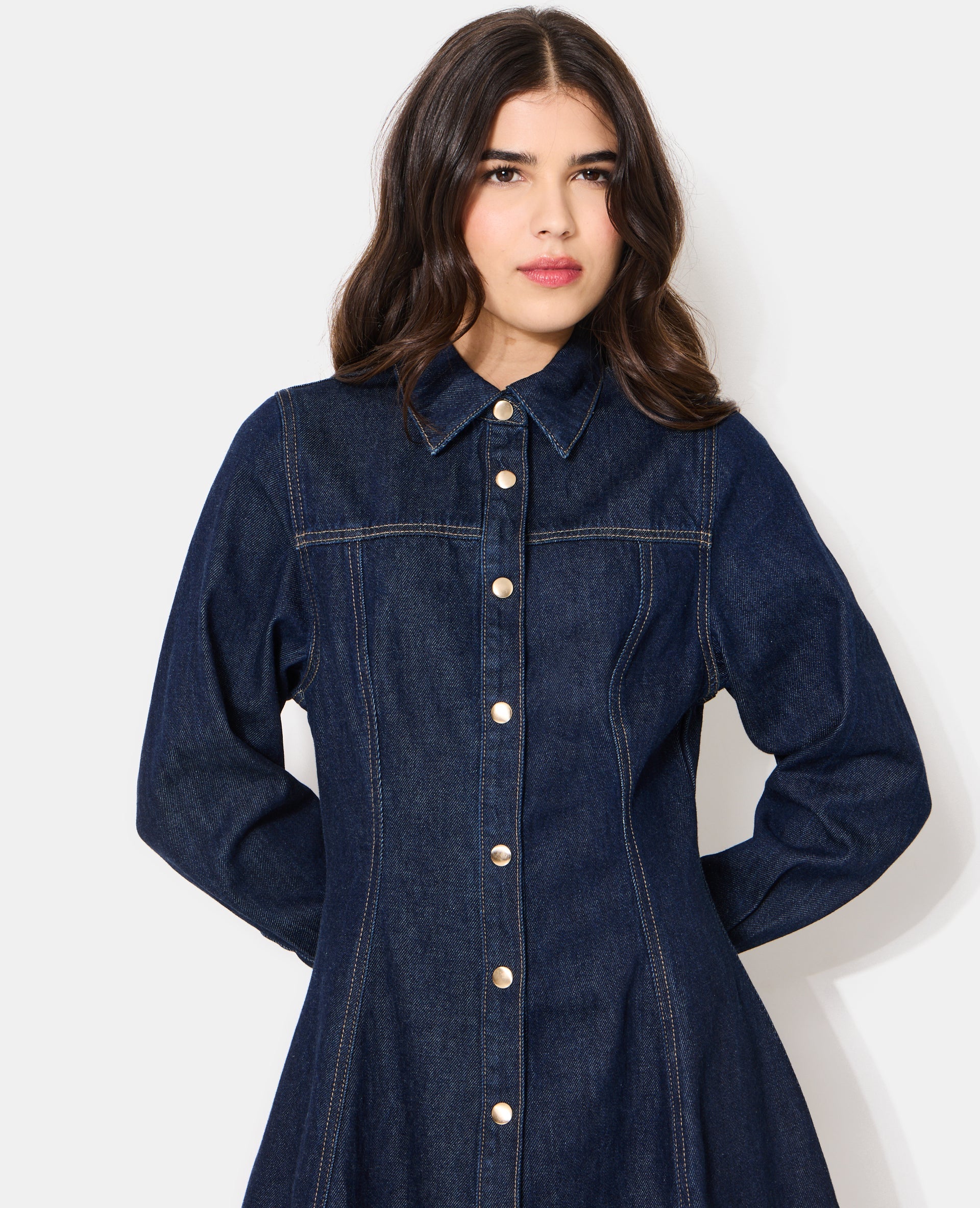 Robe en jean courte évasée et boutonnée