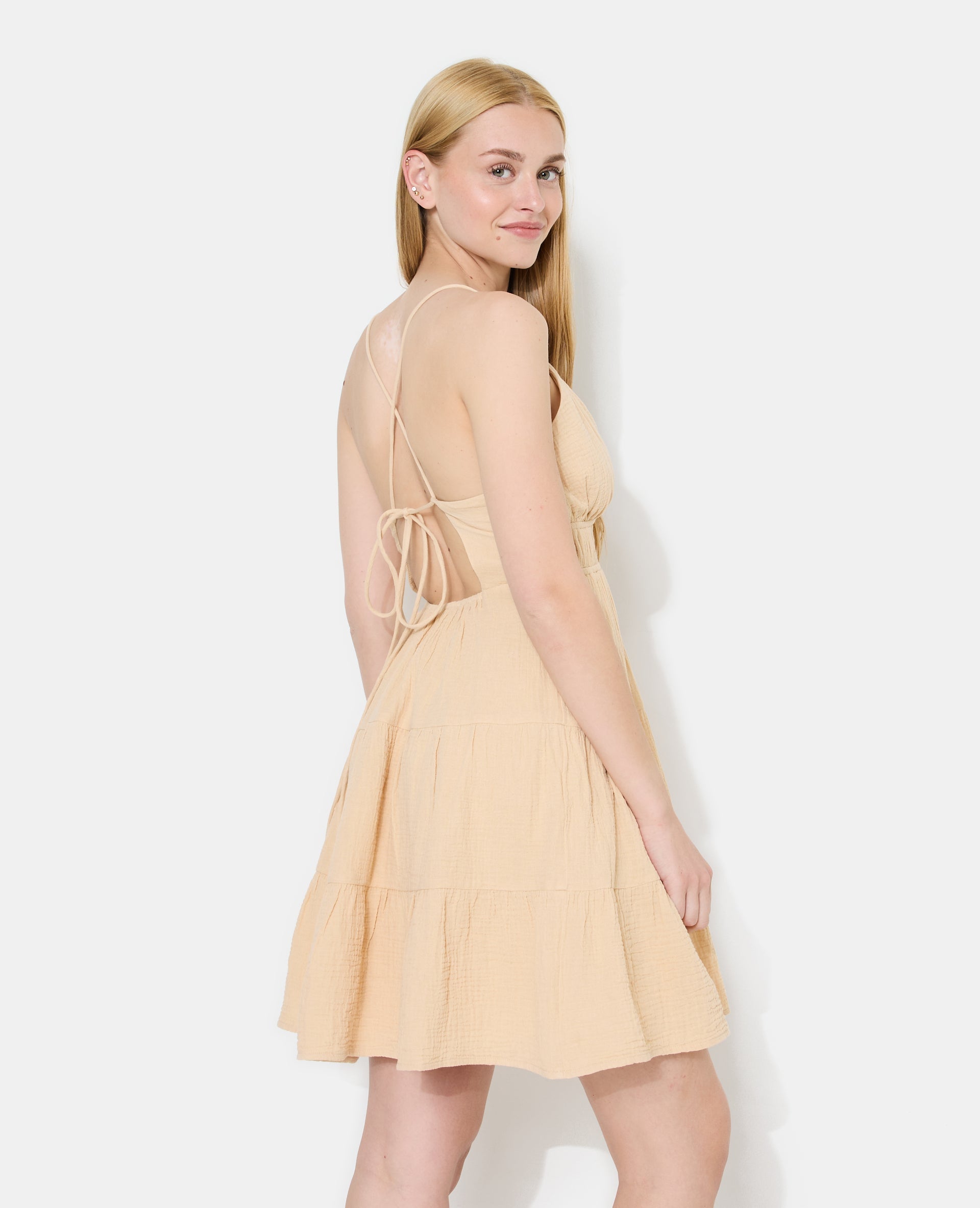 Robe courte dos-nu en gaze de coton
