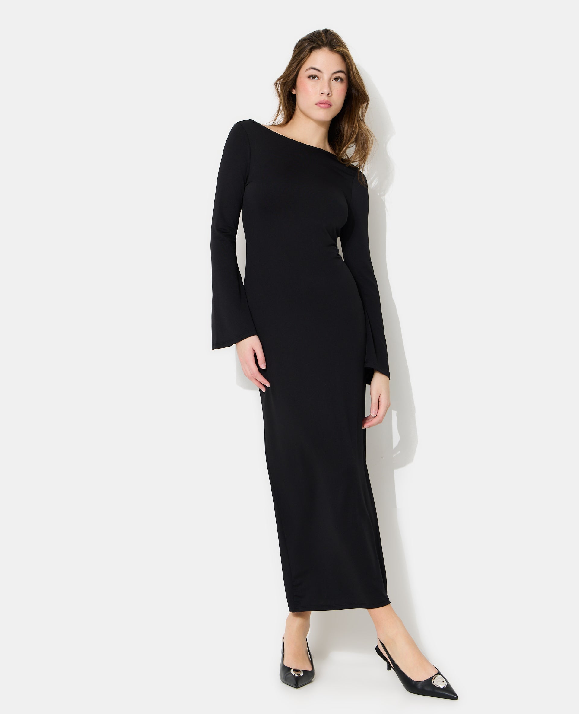Robe longue dos nu avec manches flare