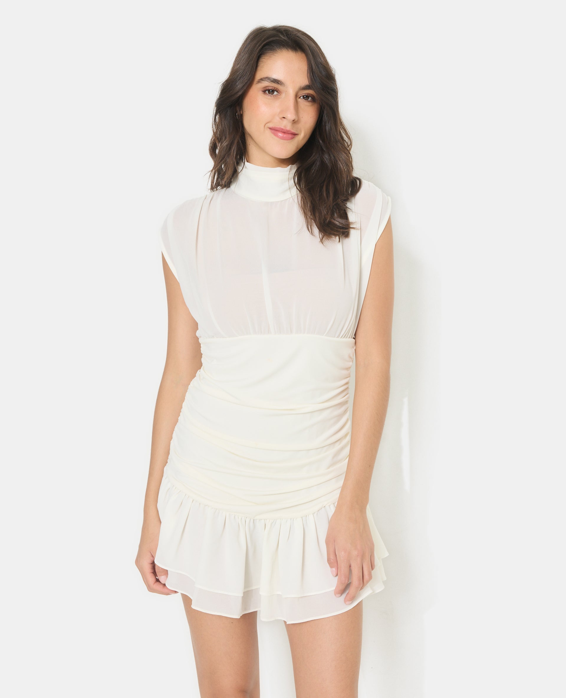 Robe courte avec fronces et volants