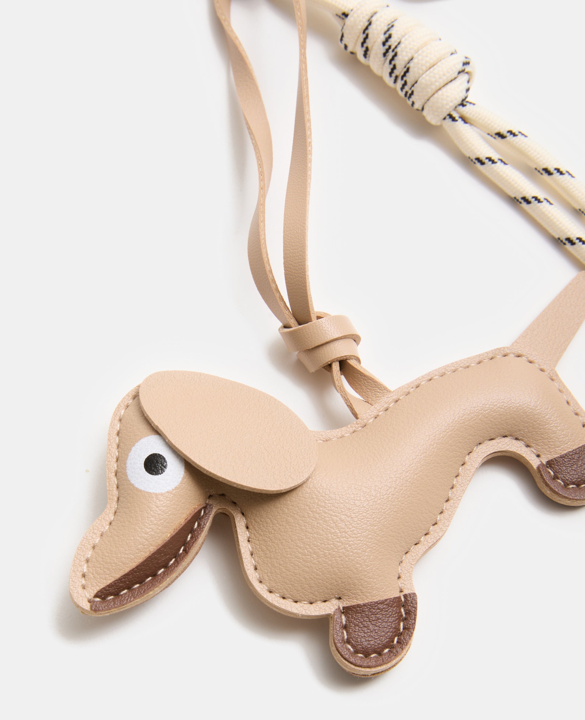 Déco de sac chien en simili avec corde et cœur