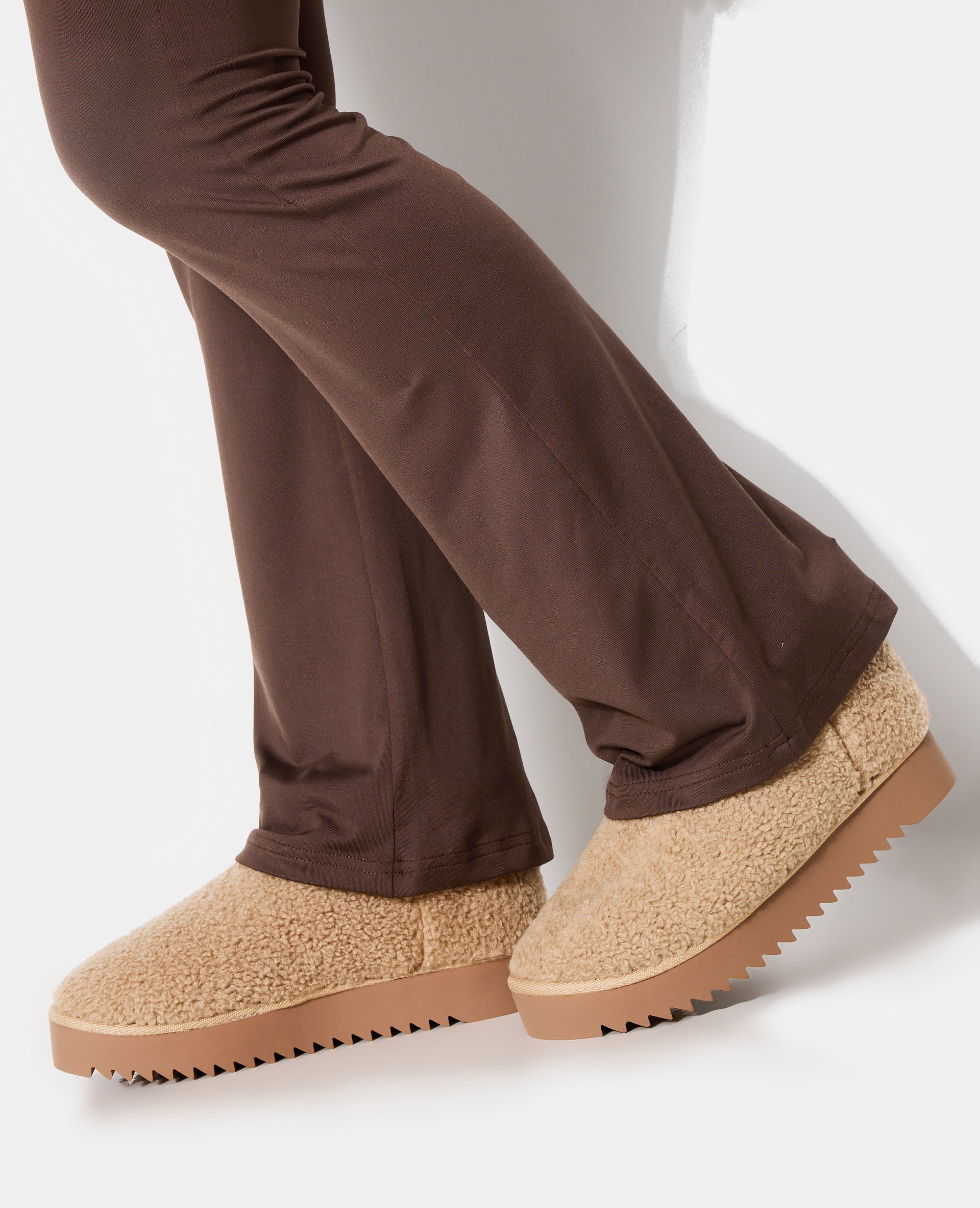 Boots courtes en sherpa avec semelles crantées