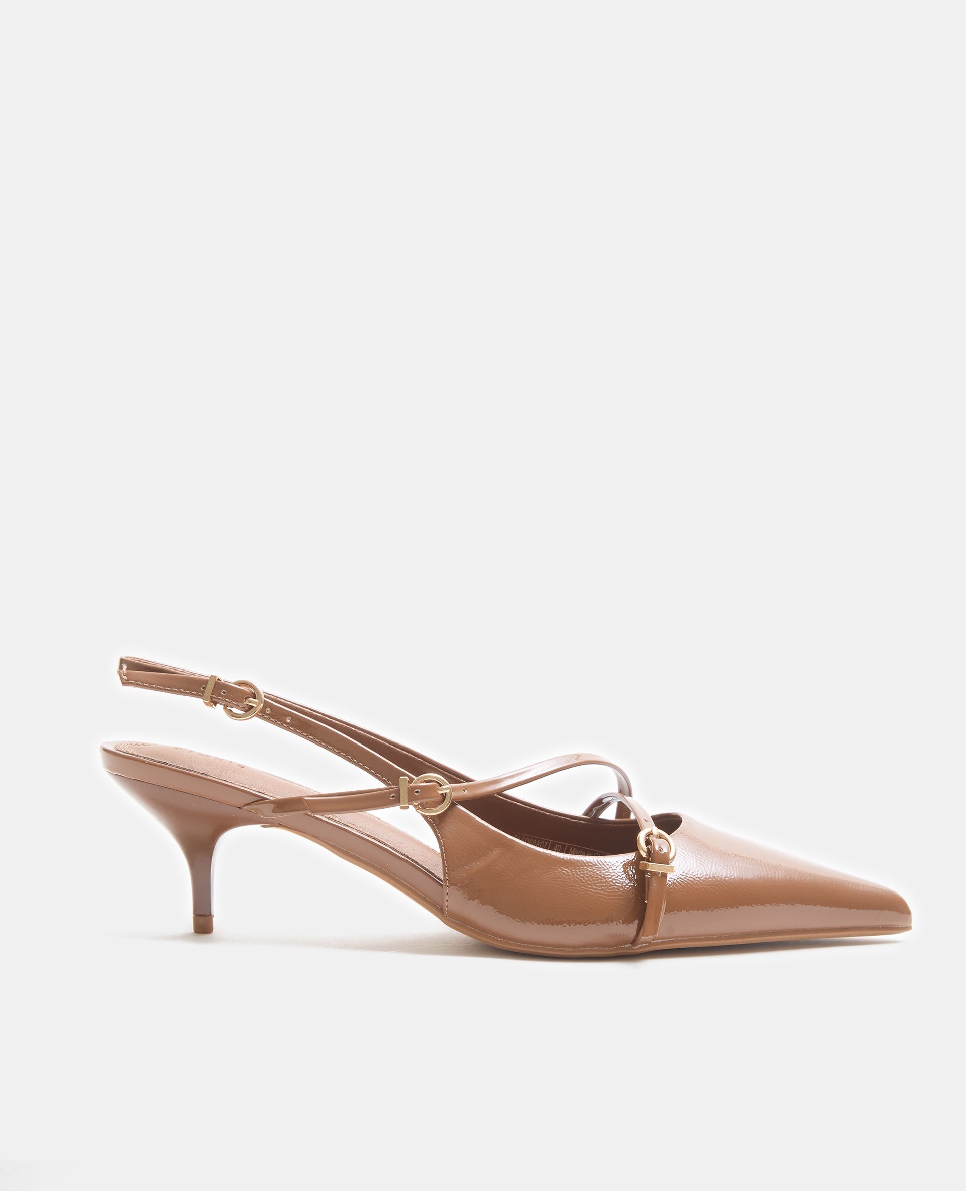 Escarpins vernis bouts pointus talons ouverts