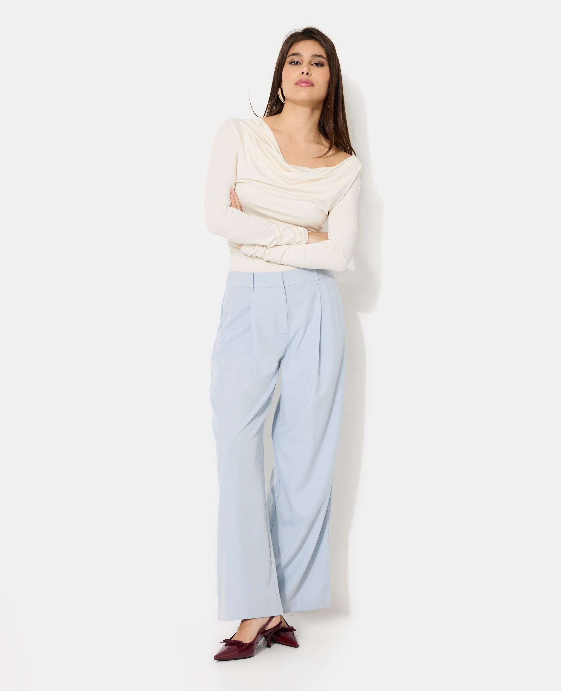 Pantalon large et droit avec pinces