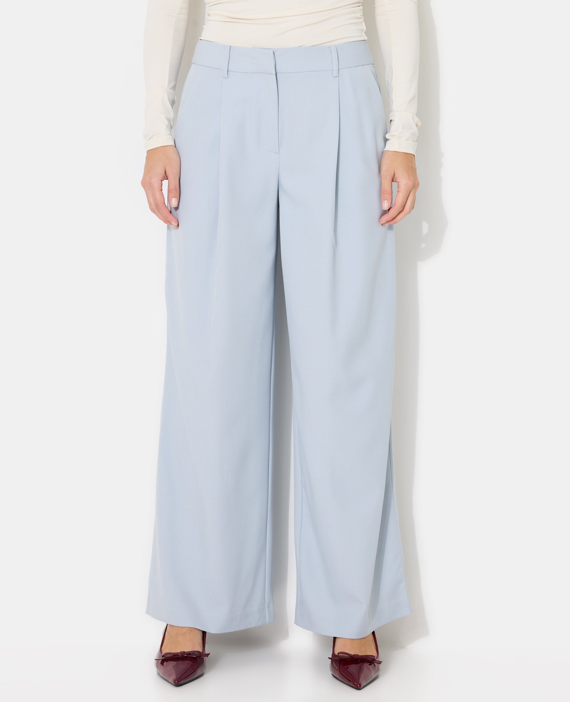 Pantalon large et droit avec pinces