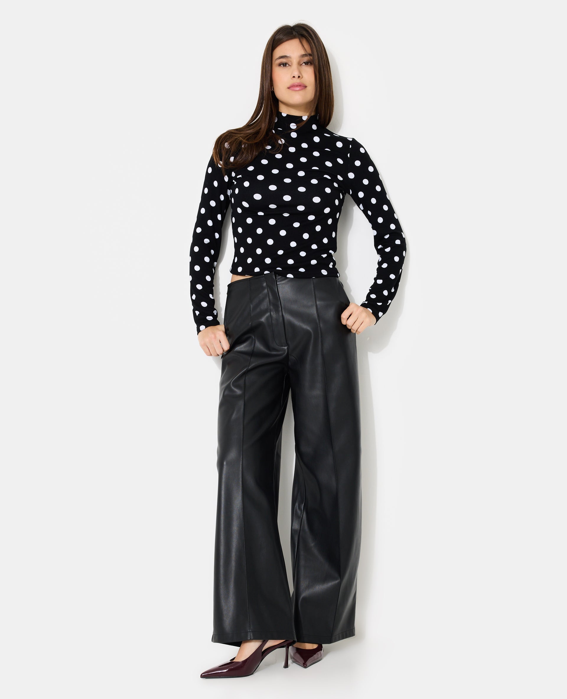 Pantalon droit en simili avec sur piqûres