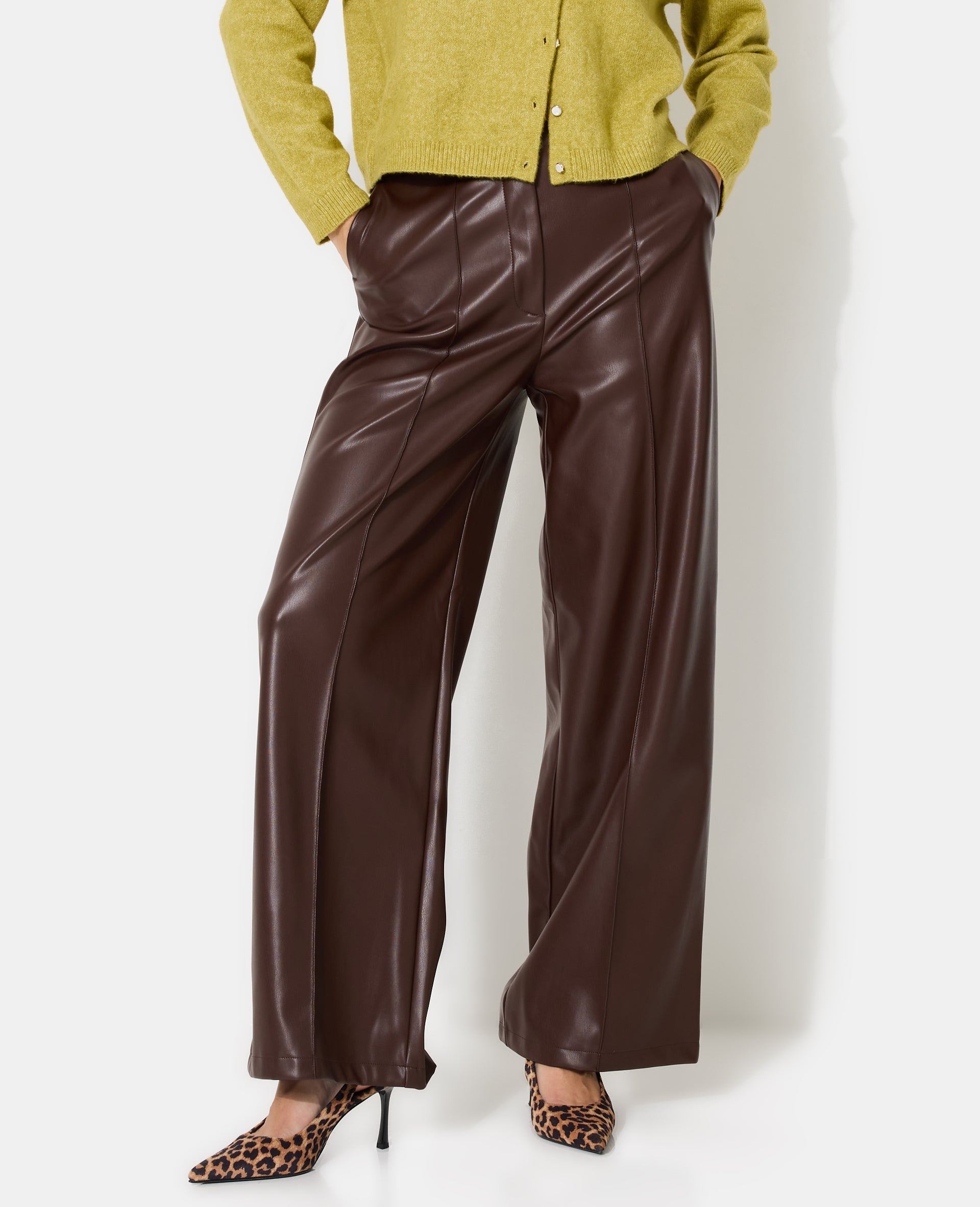 Pantalon droit en simili avec sur piqûres
