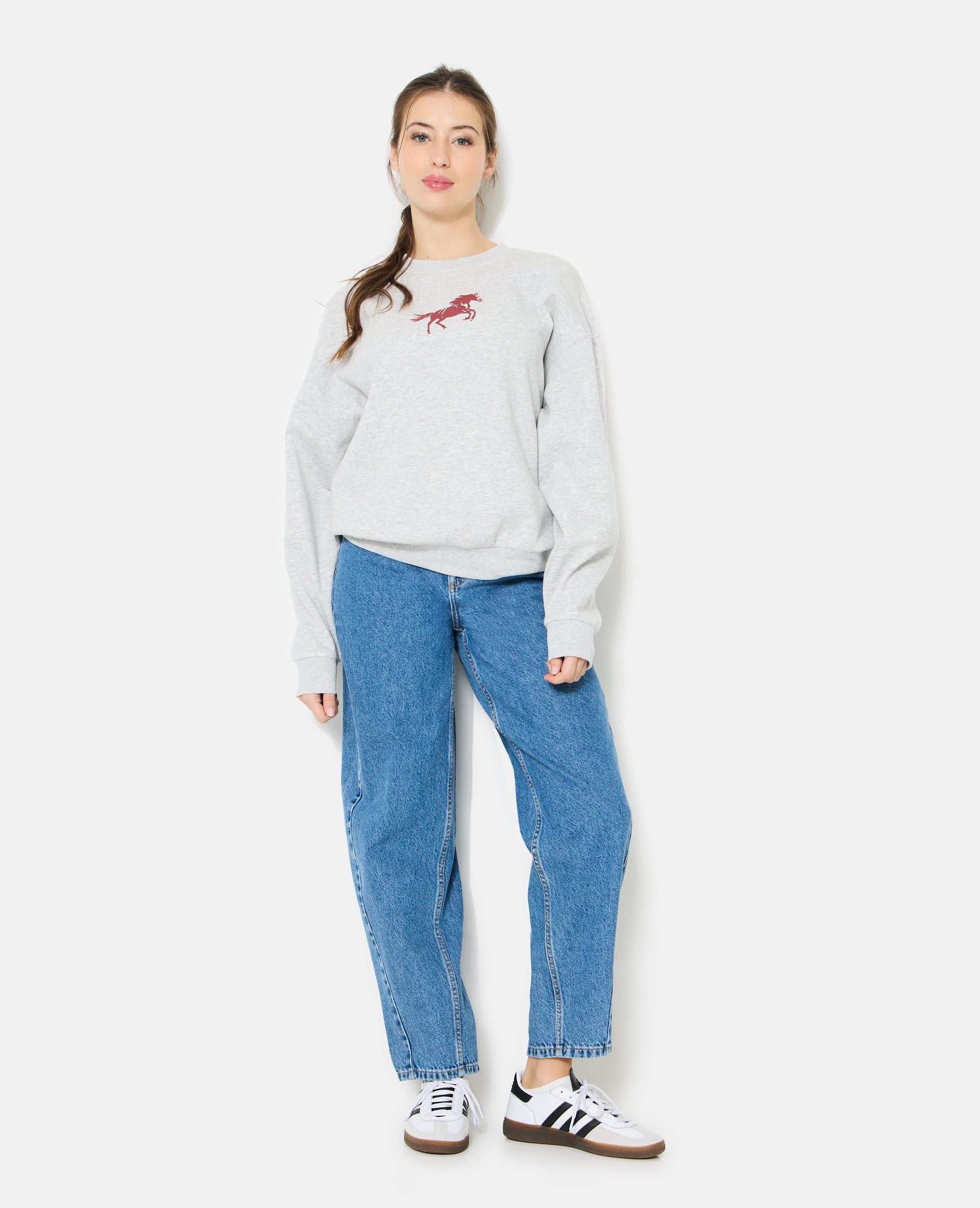 Jean barrel taille haute avec jeux de coutures